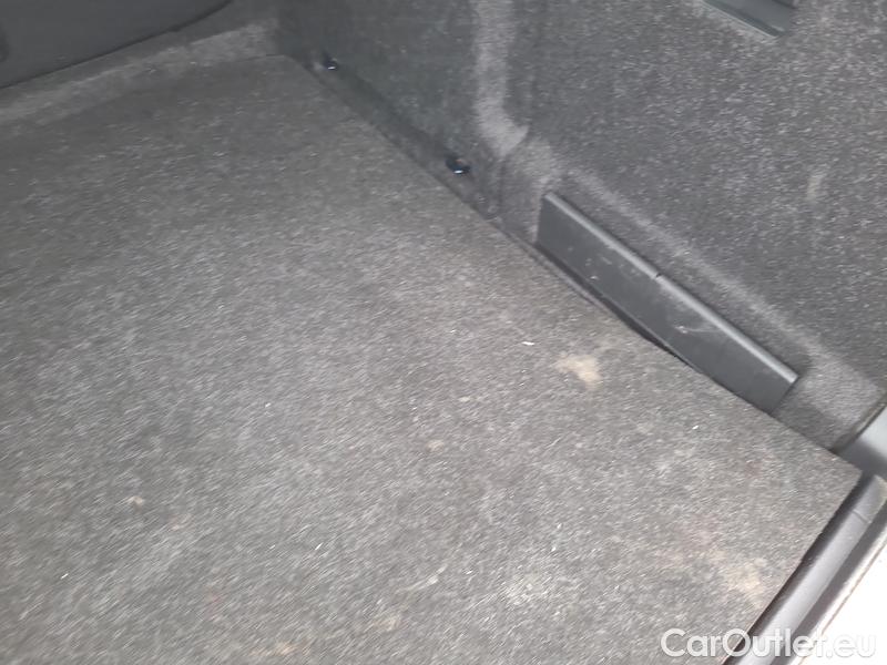  Skoda  Superb  Combi (3T5)(2010) Sup.C.FL2.0TDI 110 Ambition AT #16