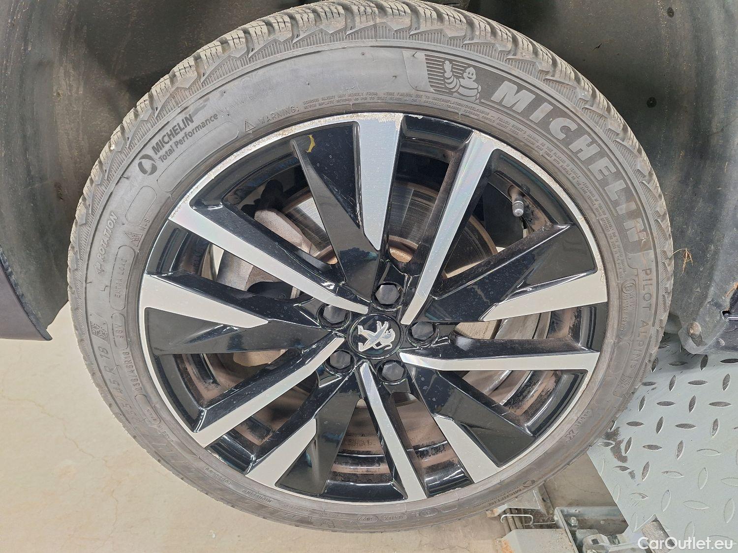  Peugeot  508 Peugeot,  '18 PHEV, Peugeot  1.6 Hybrid 225 e-EAT8 GT 5d #38