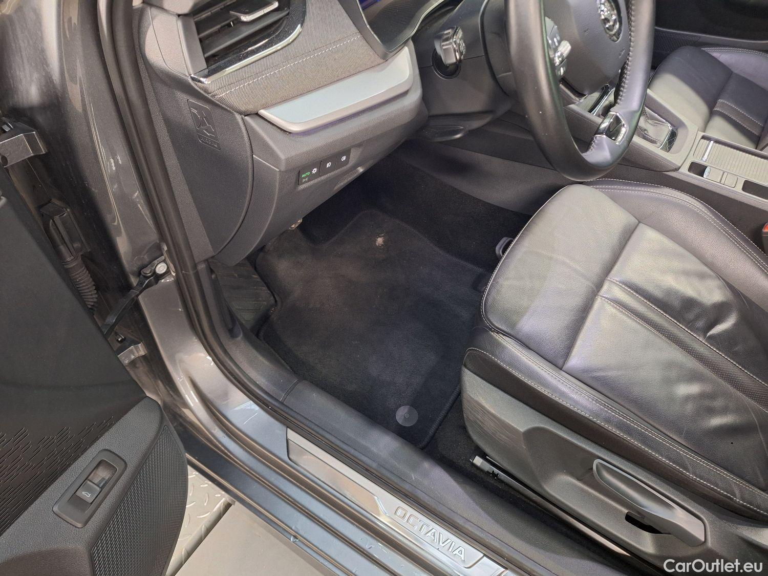  Skoda  Octavia Skoda,  Combi '20, Skoda  Combi 2.0 CRTDI 85kW Clever+ 5d #32