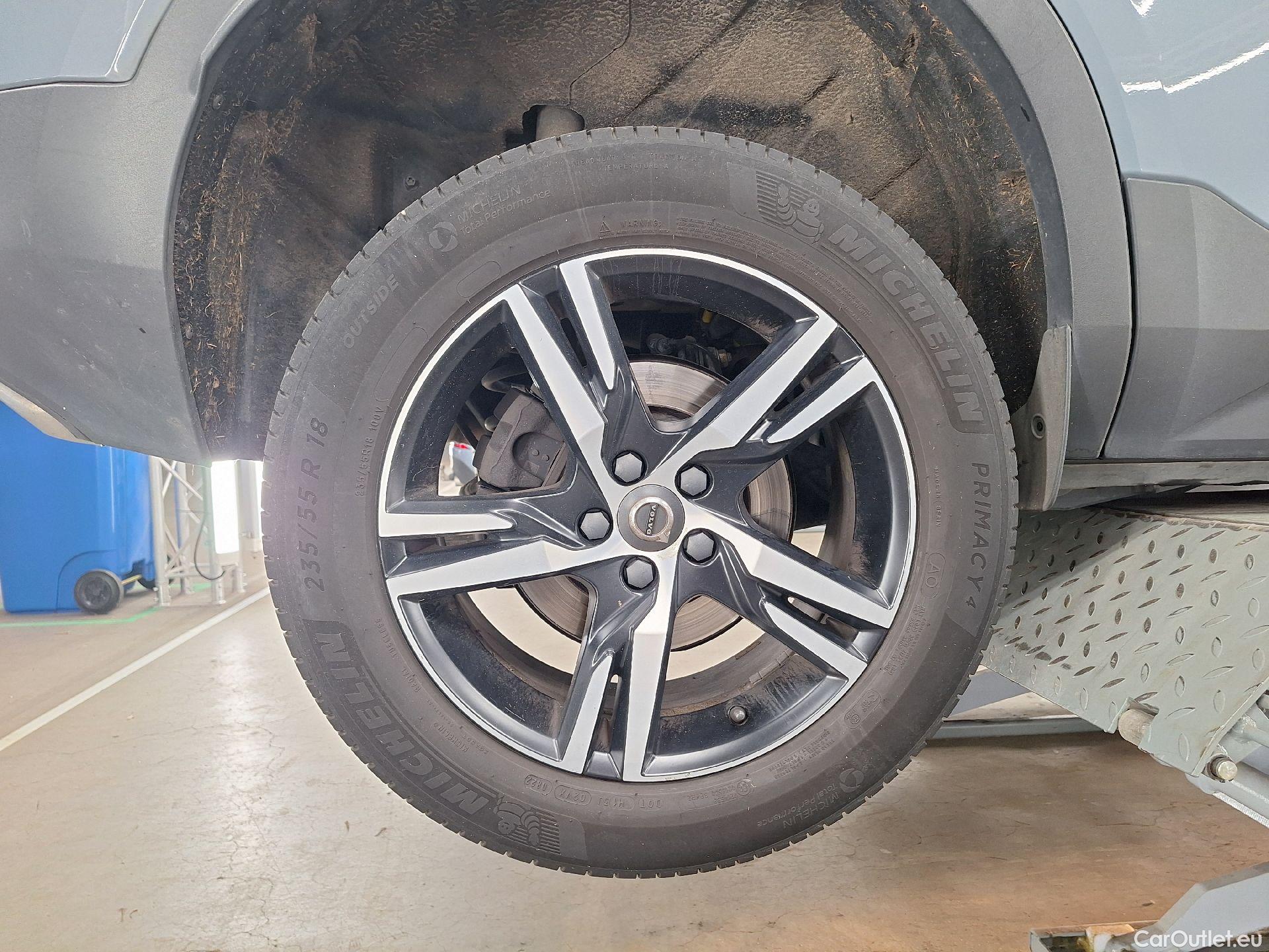  Volvo  XC 40 Volvo, XC40 '17, Volvo XC40 D4 AWD Geartronic R-Design 5d #67