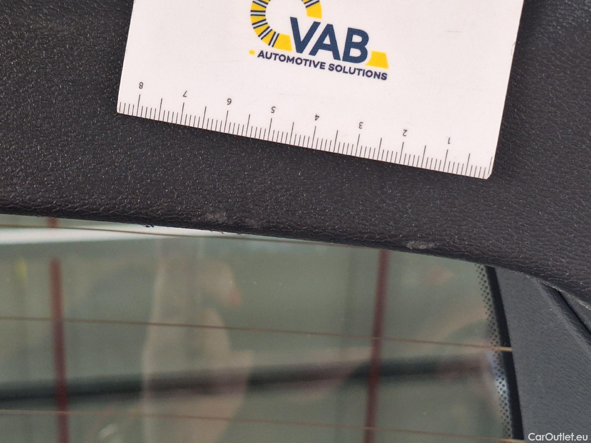  Volvo  XC 40 Volvo, XC40 '17, Volvo XC40 D4 AWD Geartronic R-Design 5d #35