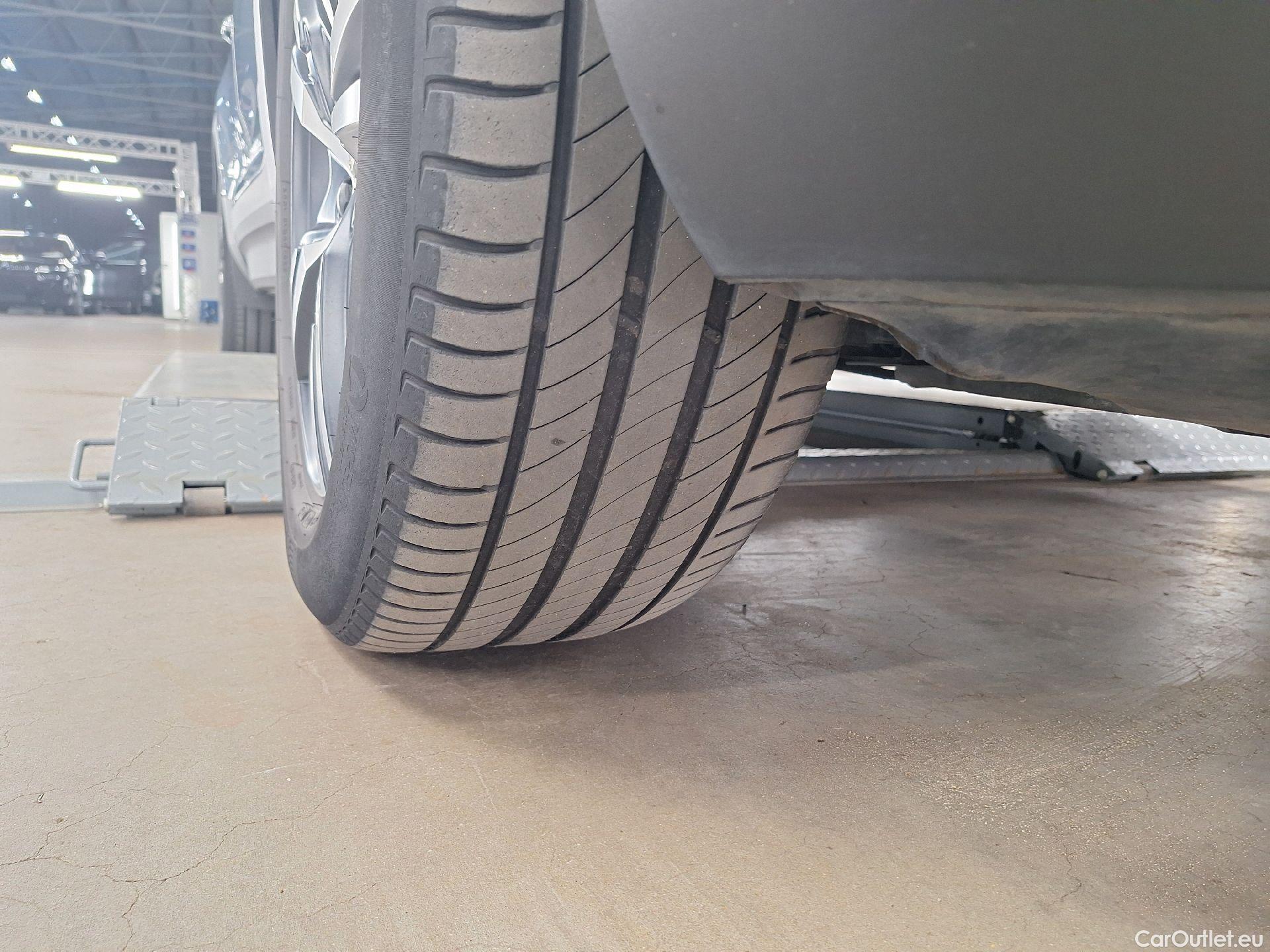  Volvo  XC 40 Volvo, XC40 '17, Volvo XC40 D4 AWD Geartronic R-Design 5d #8