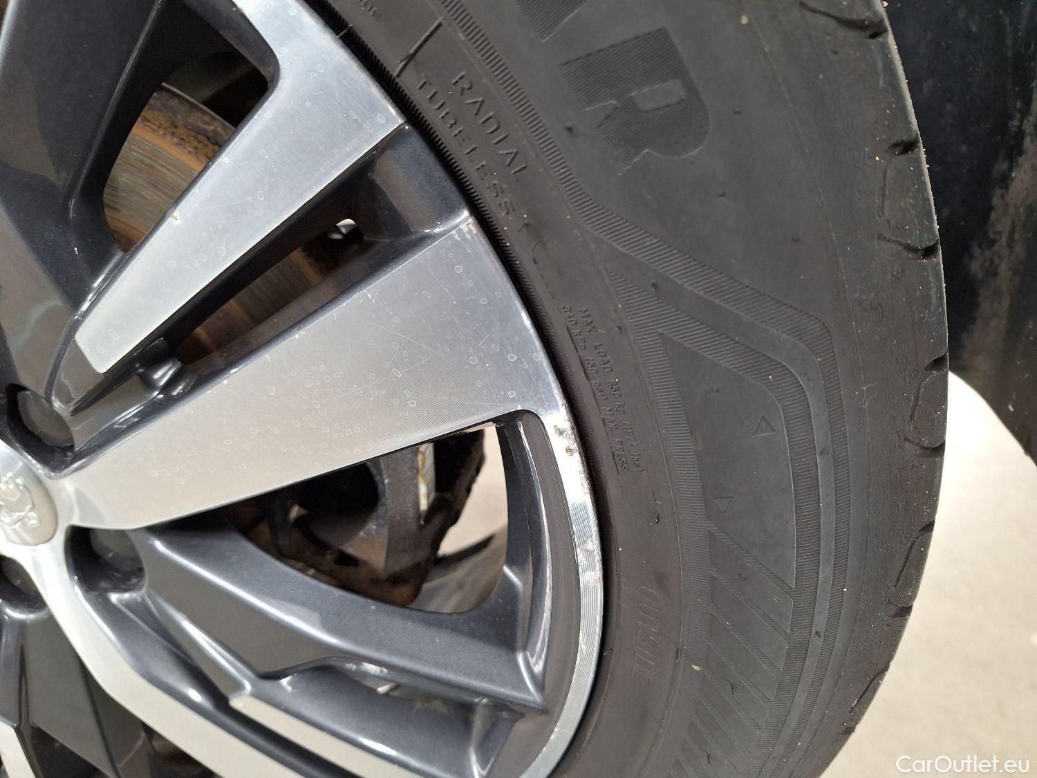  Peugeot  5008 Peugeot,  FL'20, Peugeot  1.5 BlueHDi 96kW S&S EAT8 Allure Pack #4