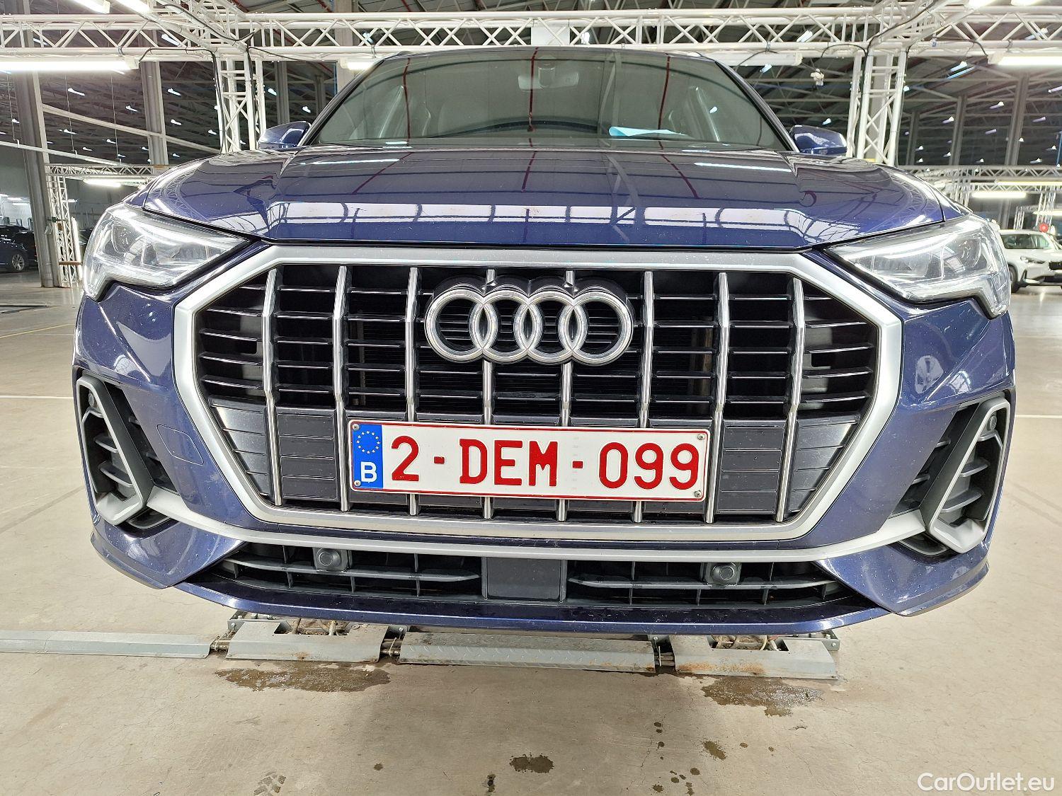  Audi  Q3 Audi,  '18 PHEV, Audi  45 TFSI e S tronic S Line 5d #32