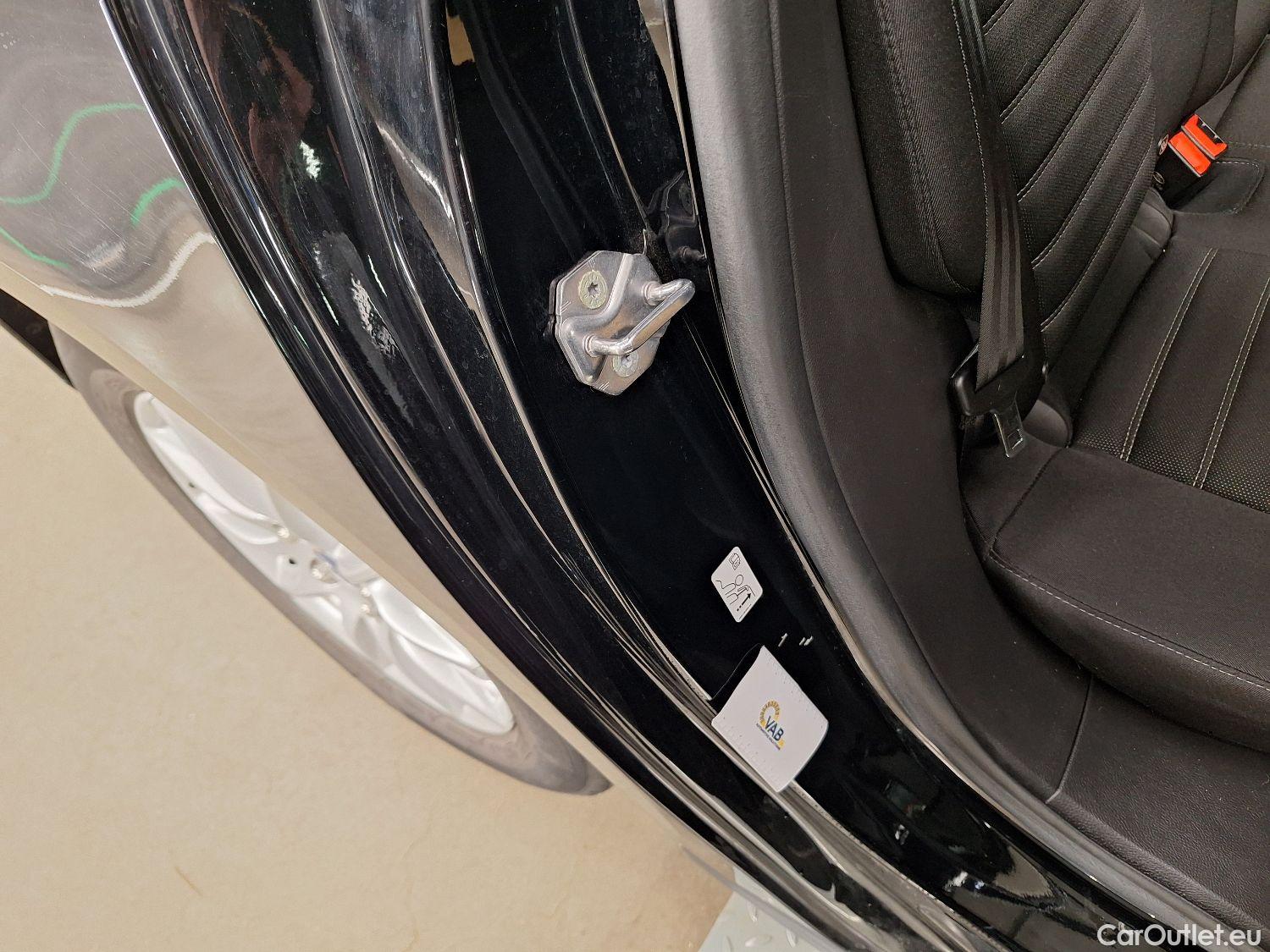  Ford  Mondeo Ford,  5d '14, Ford  2.0 Ecoblue 88kW Business Class 5d #35