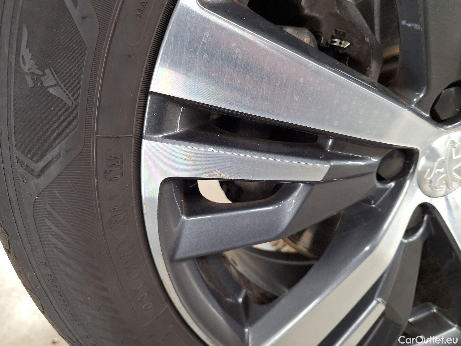  Peugeot  5008 Peugeot,  FL'20, Peugeot  1.5 BlueHDi 96kW S&S EAT8 Allure Pack #9