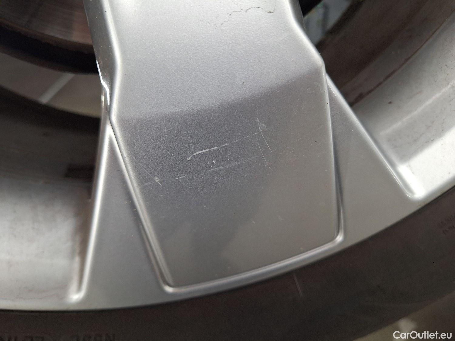  Volvo  XC 40 Volvo, XC40 '17, Volvo XC40 T3 Geartronic Momentum Pro 5d #6