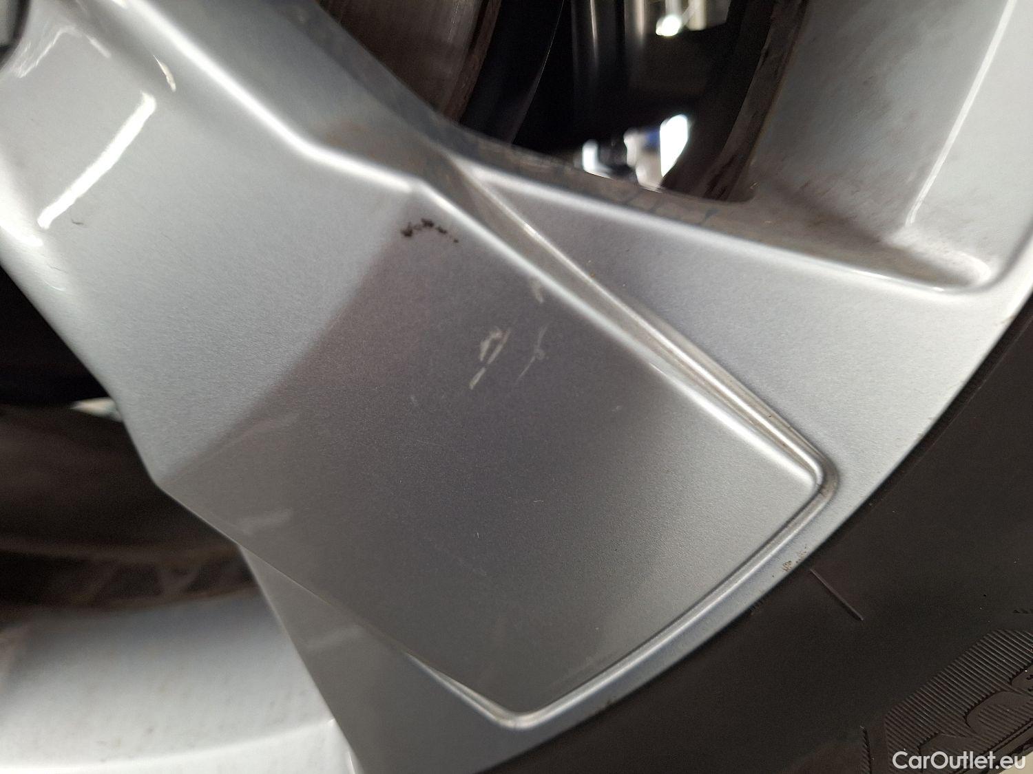  Volvo  XC 40 Volvo, XC40 '17, Volvo XC40 T3 Geartronic Momentum Pro 5d #9