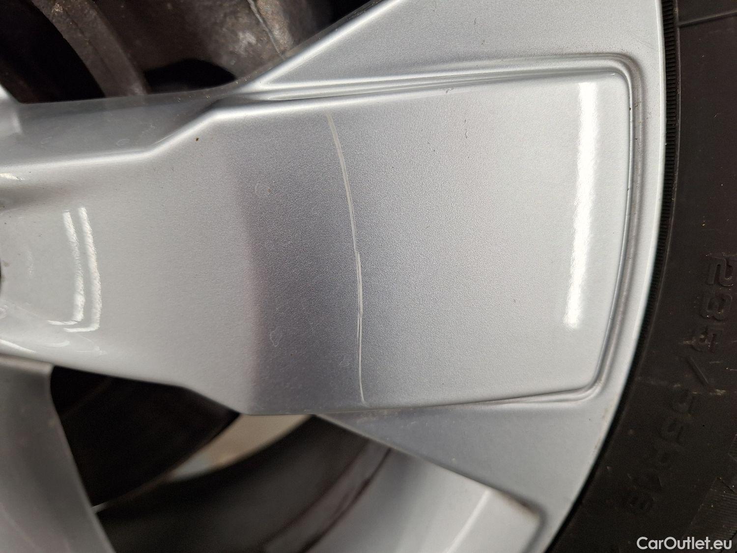  Volvo  XC 40 Volvo, XC40 '17, Volvo XC40 T3 Geartronic Momentum Pro 5d #2