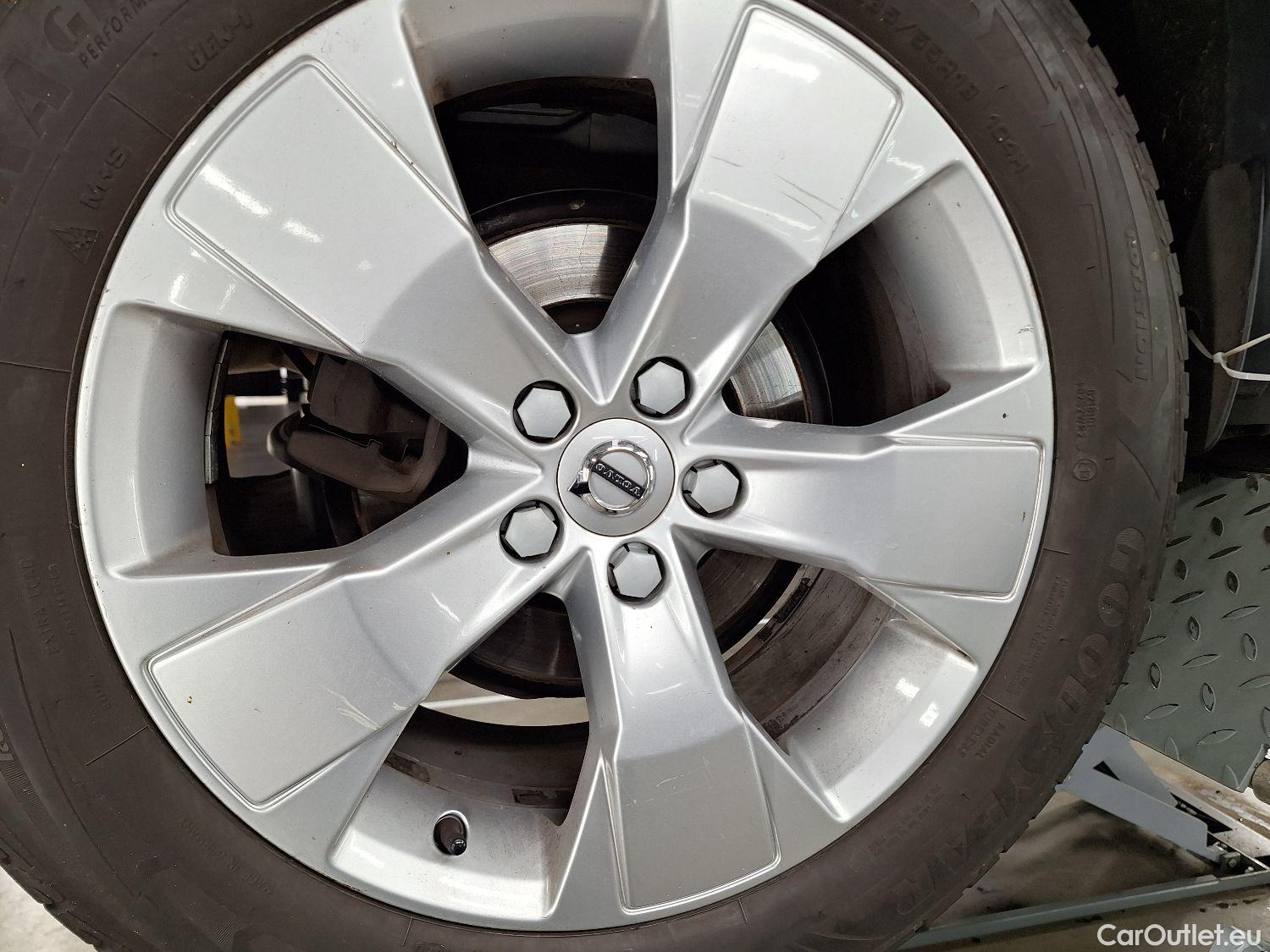  Volvo  XC 40 Volvo, XC40 '17, Volvo XC40 T3 Geartronic Momentum Pro 5d #4