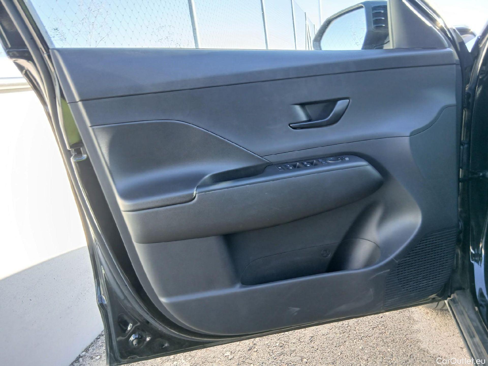  Hyundai  Konna HYUNDAI Kona / 2023 / 5P / todoterreno 1.6 GDI HEV Maxx DCT #26