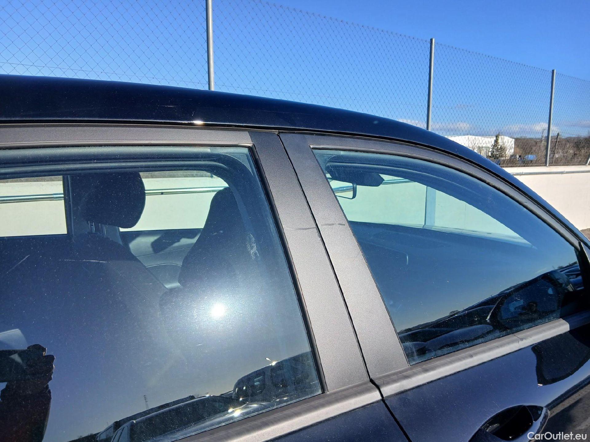  Hyundai  Konna HYUNDAI Kona / 2023 / 5P / todoterreno 1.6 GDI HEV Maxx DCT #42