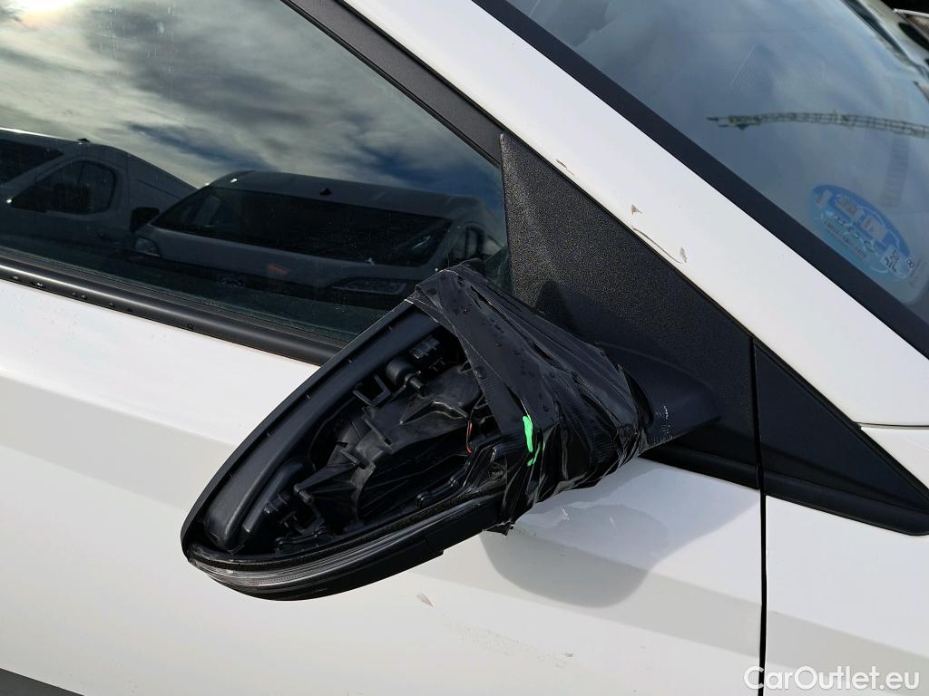  Hyundai  i20 HYUNDAI  / 2020 / 5P / berlina con portón 1.0 TGDI 74kW (100CV) 48V Klass #1