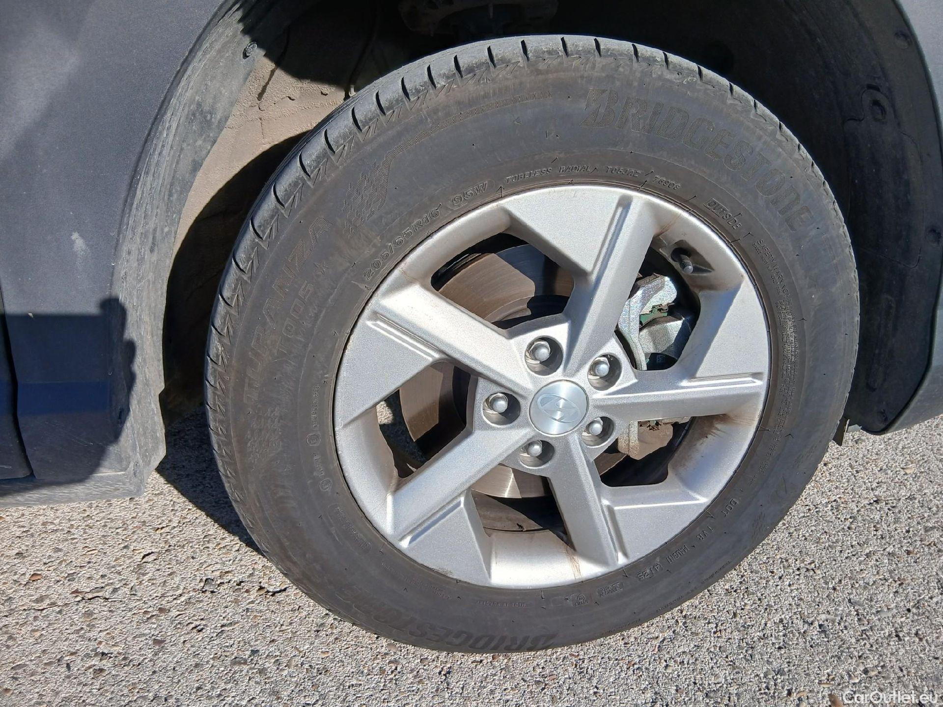  Hyundai  Konna HYUNDAI Kona / 2023 / 5P / todoterreno 1.6 GDI HEV Maxx DCT #47