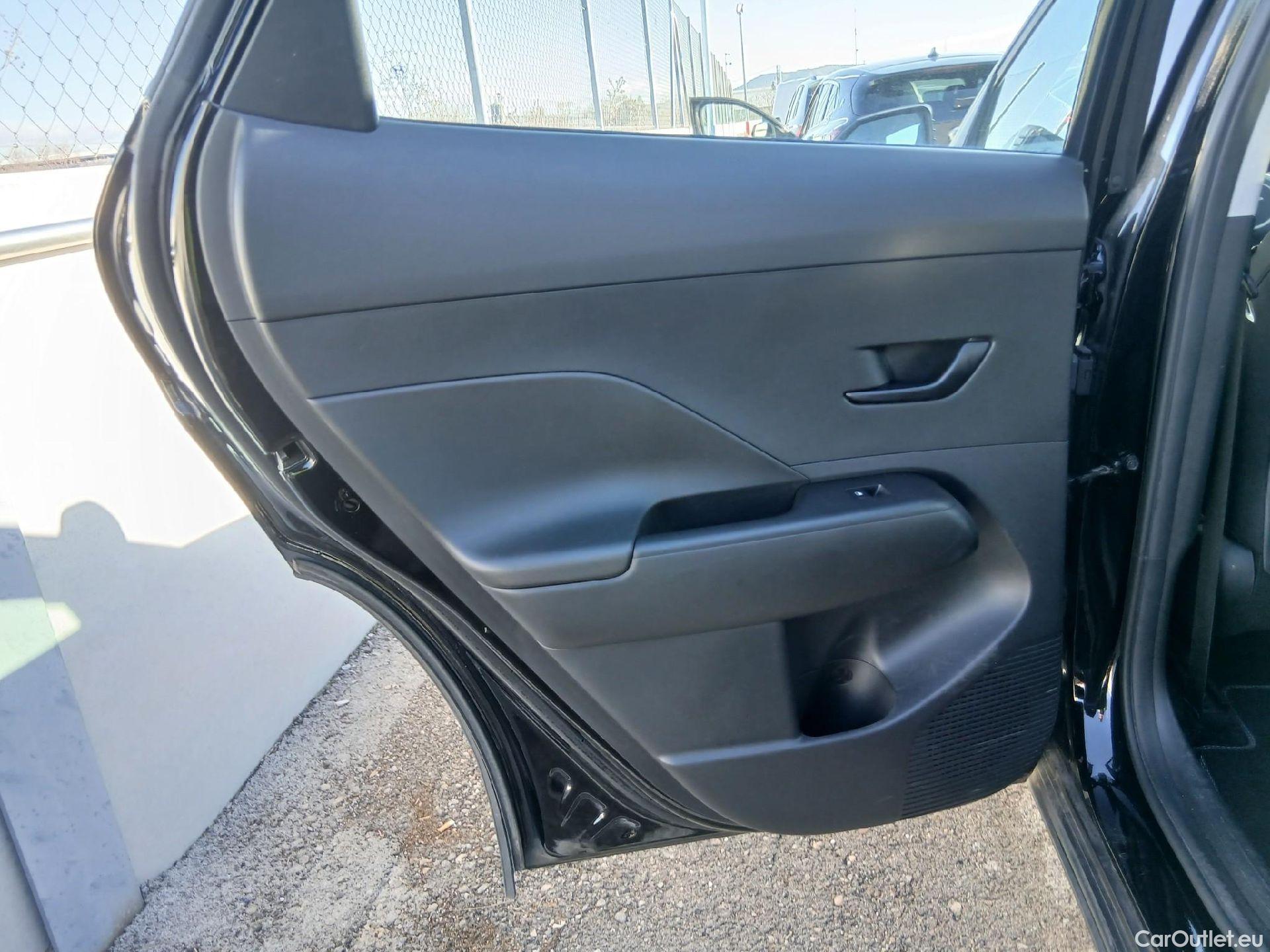  Hyundai  Konna HYUNDAI Kona / 2023 / 5P / todoterreno 1.6 GDI HEV Maxx DCT #29