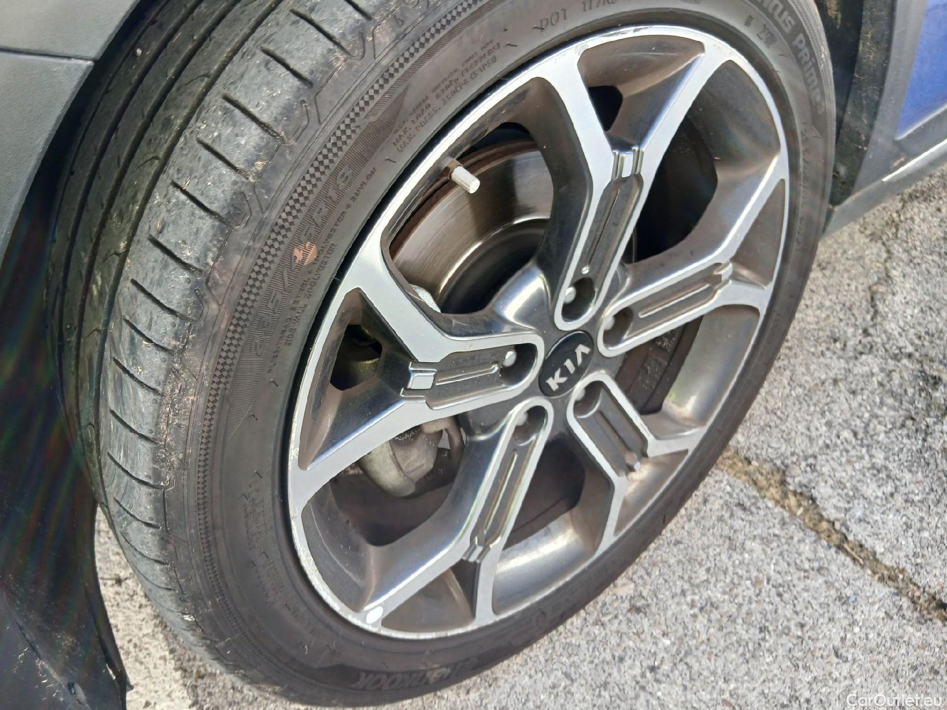  KIA  XCeed KIA  / 2019 / 5P / todoterreno 1.6 MHEV iMT Emotion 100kW (136CV) #12