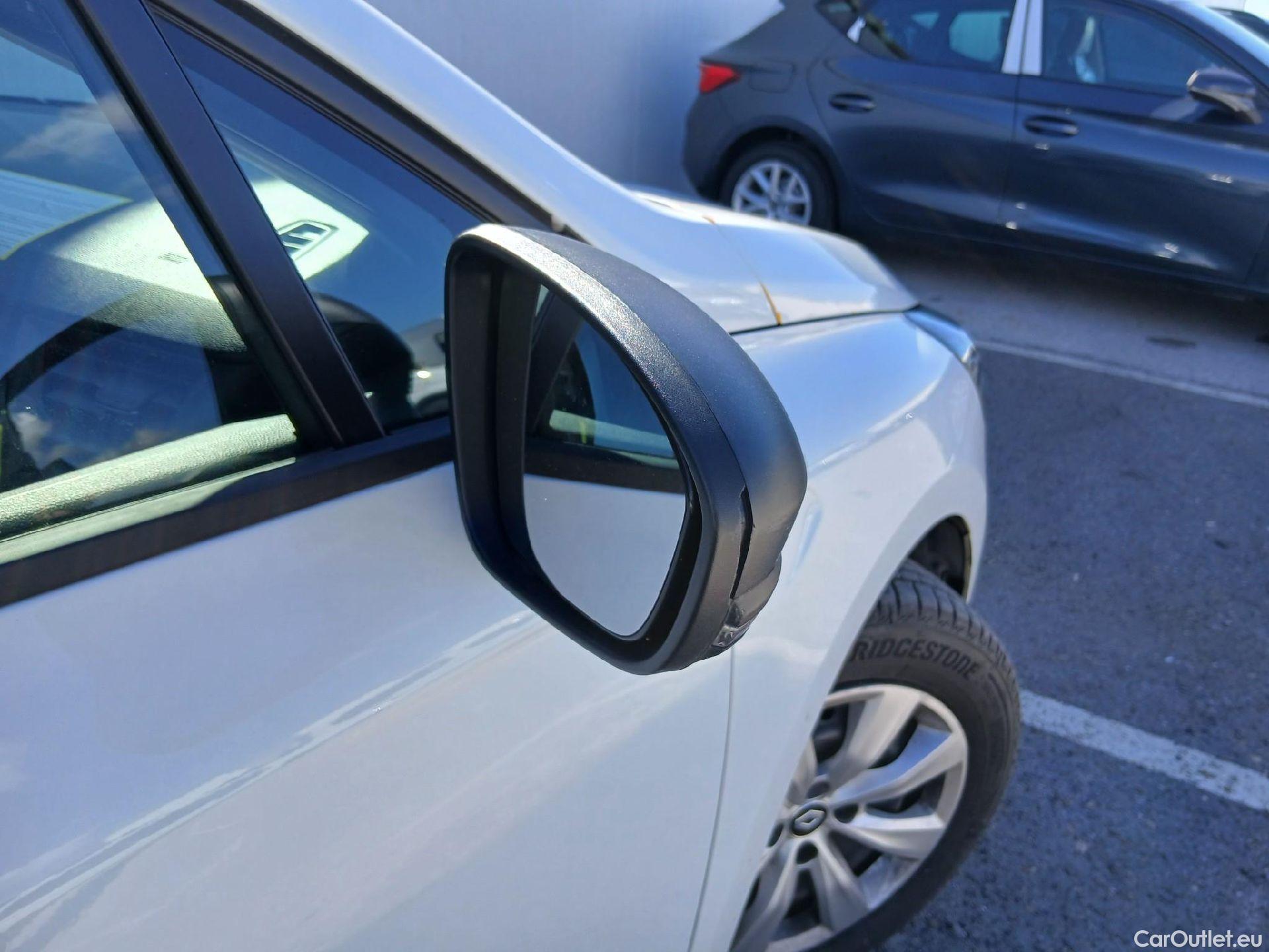  Renault  Clio RENAULT  / 2019 / 5P / berlina con portón Business Blue dCi (100CV) #43