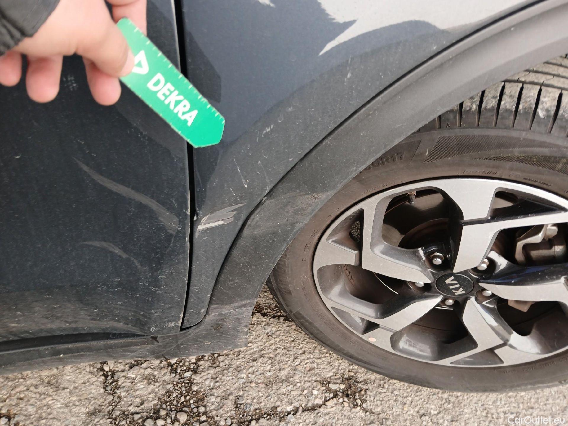  KIA  Sportage KIA  1.6MHEV Drive 100kW(136CV) 4x2(Crist Tintados) #36