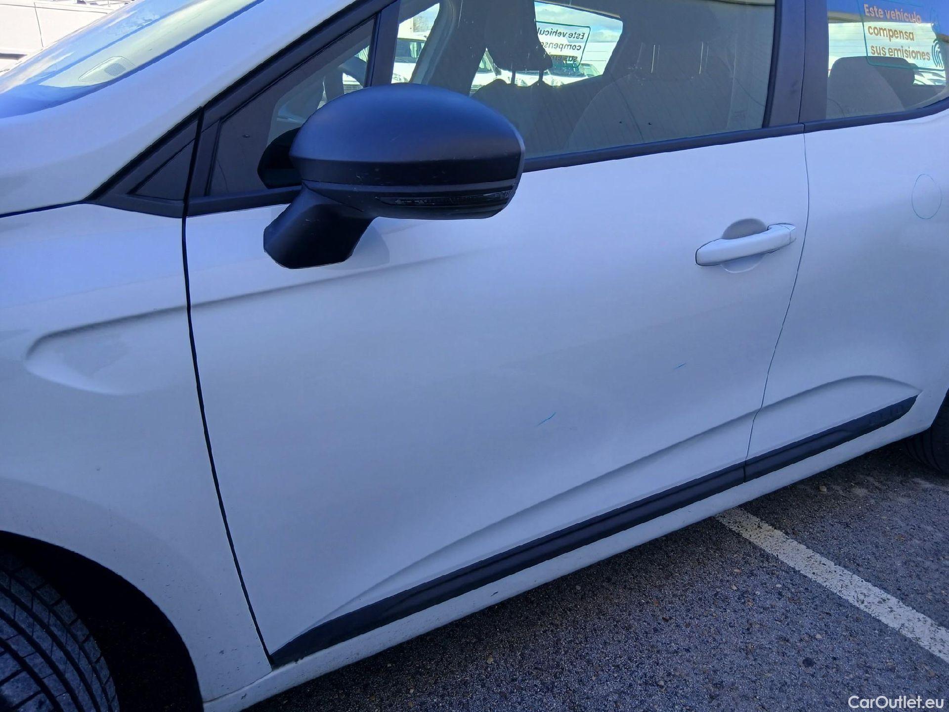  Renault  Clio RENAULT  / 2019 / 5P / berlina con portón Business Blue dCi (100CV) #14