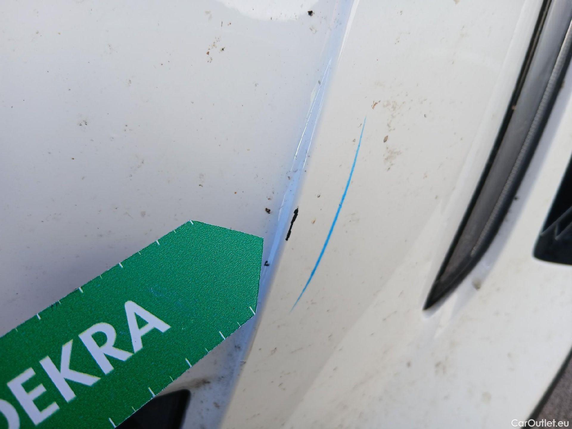  Peugeot  2008 PEUGEOT  / 2019 / 5P / todoterreno Active BlueHDI 81kW (110CV) #3