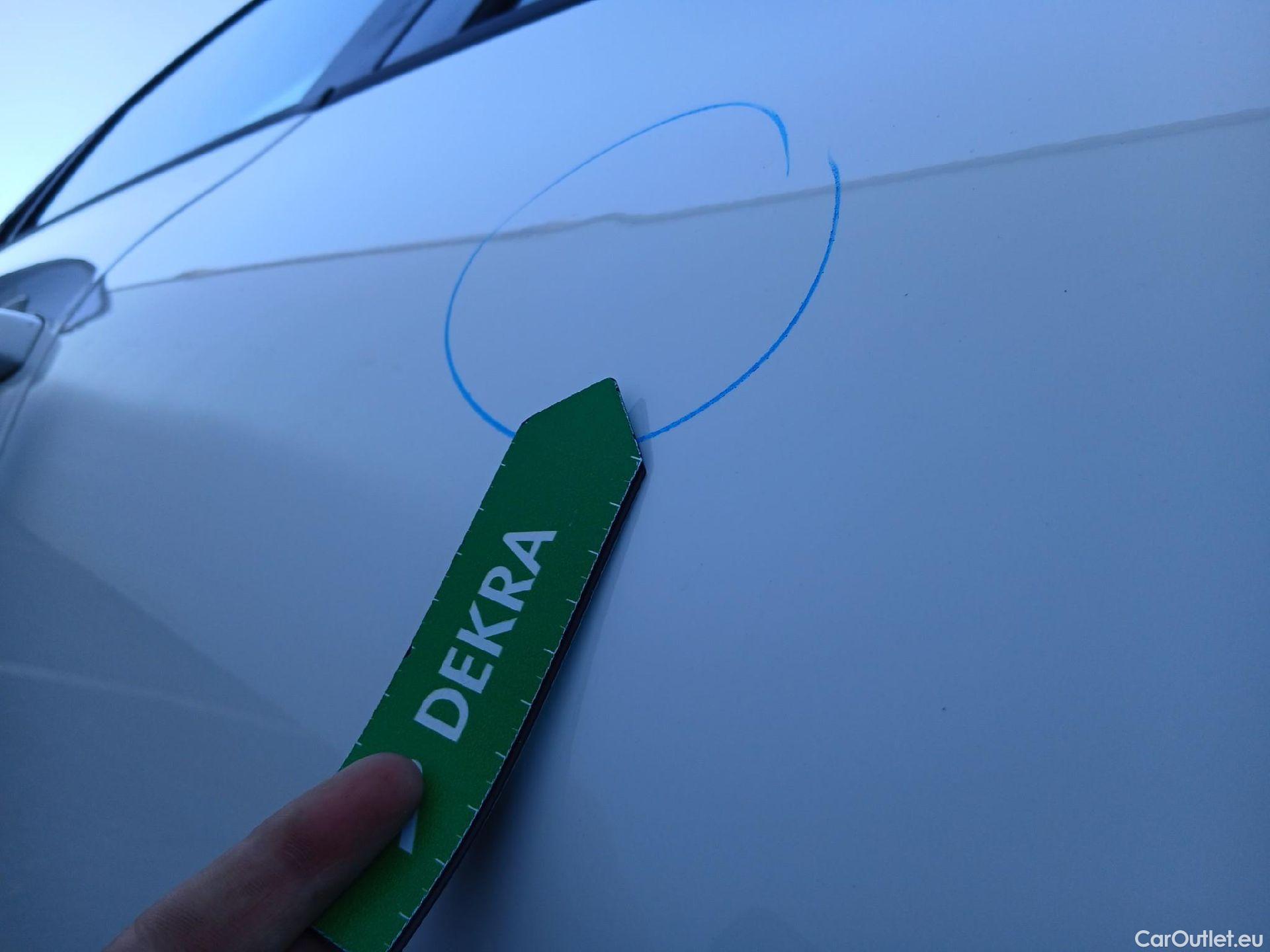  Renault  Clio RENAULT  / 2019 / 5P / berlina con portón Business Blue dCi (100CV) #16