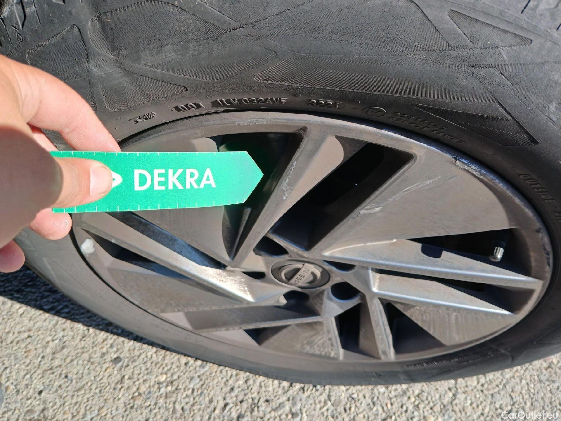  Nissan  Qashqai NISSAN  / 2021 / 5P / todoterreno DIG-T 116kW (158CV) mHEV Xtronic Acenta (AC) #55