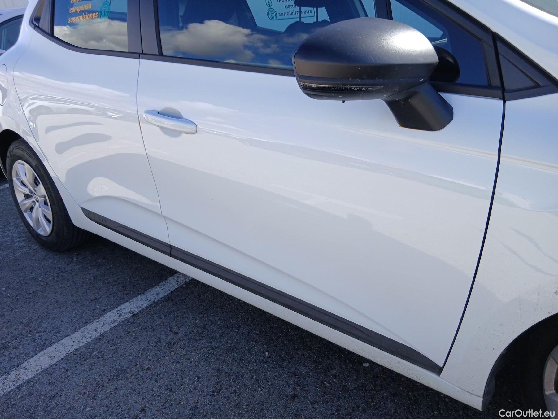  Renault  Clio RENAULT  / 2019 / 5P / berlina con portón Business Blue dCi (100CV) #47