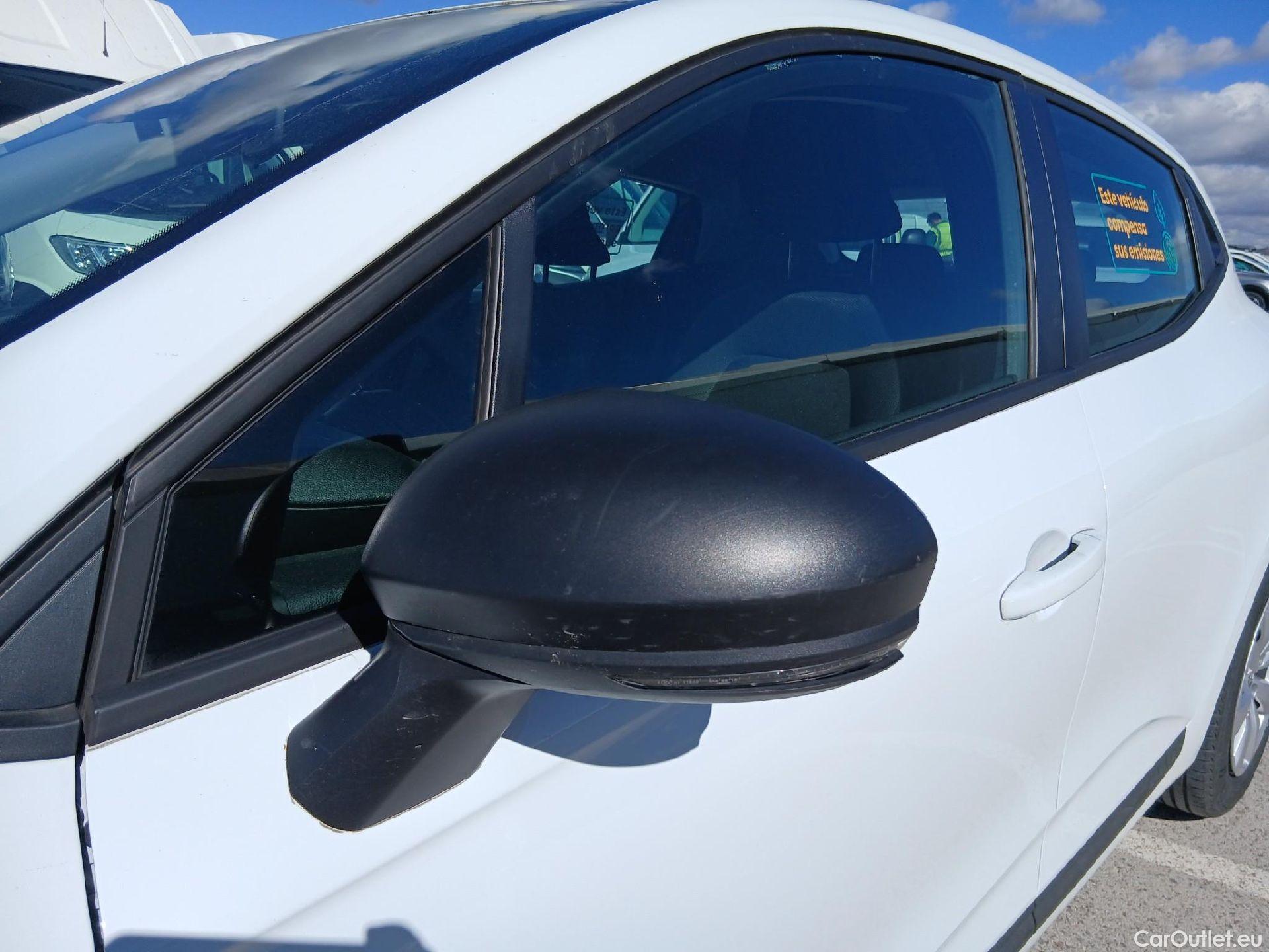  Renault  Clio RENAULT  / 2019 / 5P / berlina con portón Business Blue dCi (100CV) #12