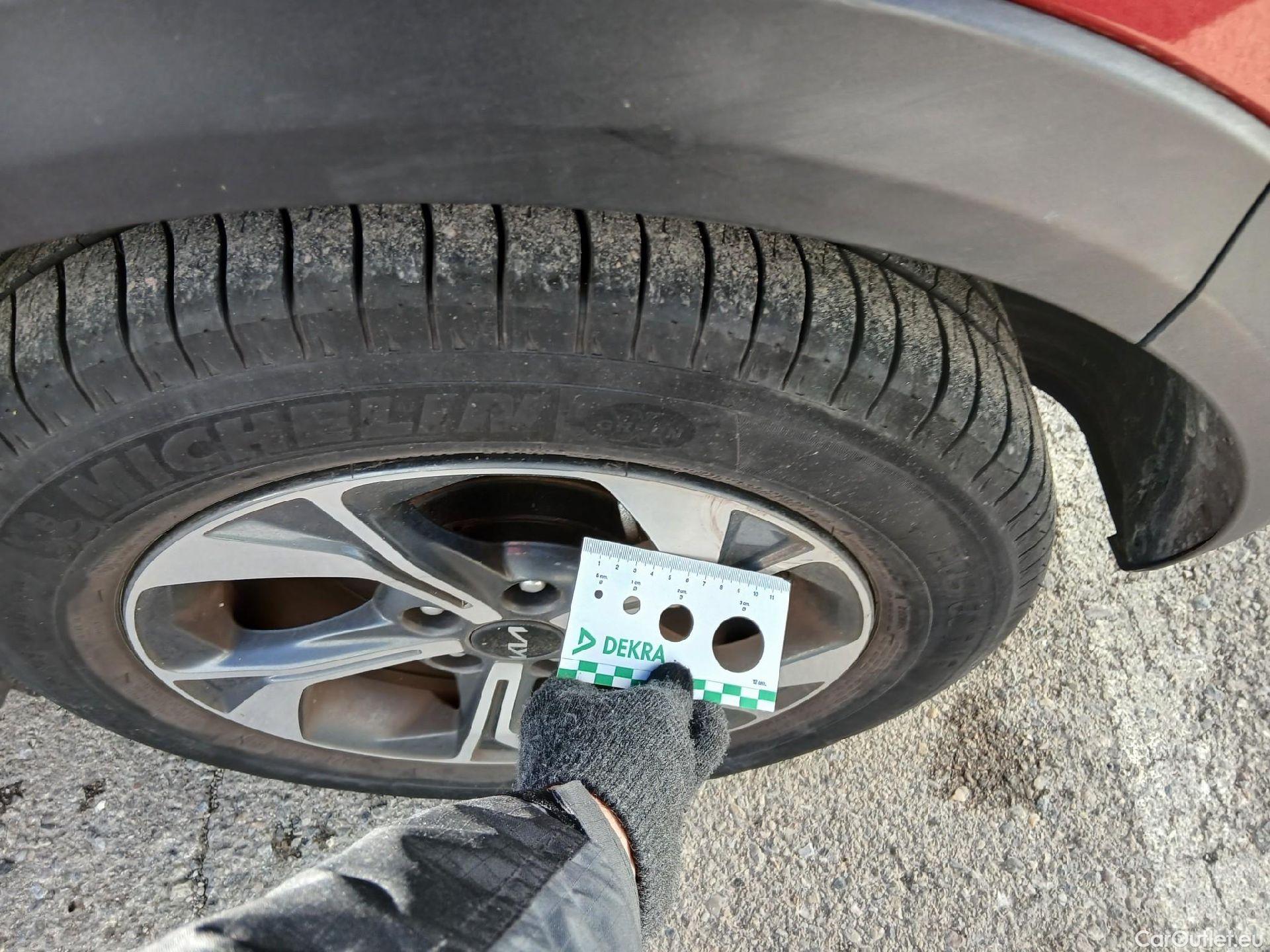  KIA  XCeed KIA  / 2019 / 5P / todoterreno 1.0 T-GDi Drive 88kW (120CV) #6