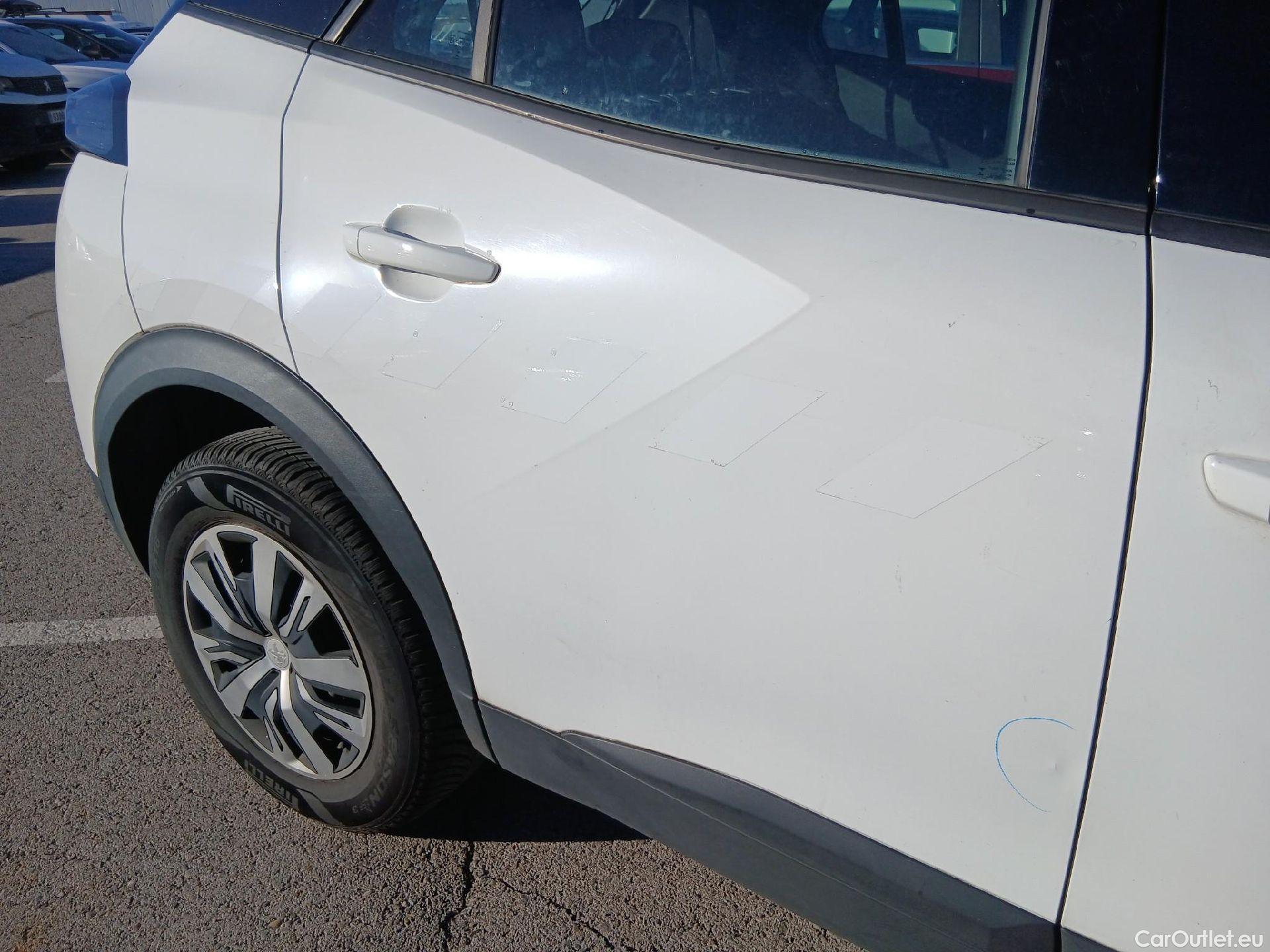  Peugeot  2008 PEUGEOT  / 2019 / 5P / todoterreno Active BlueHDI 81kW (110CV) #28