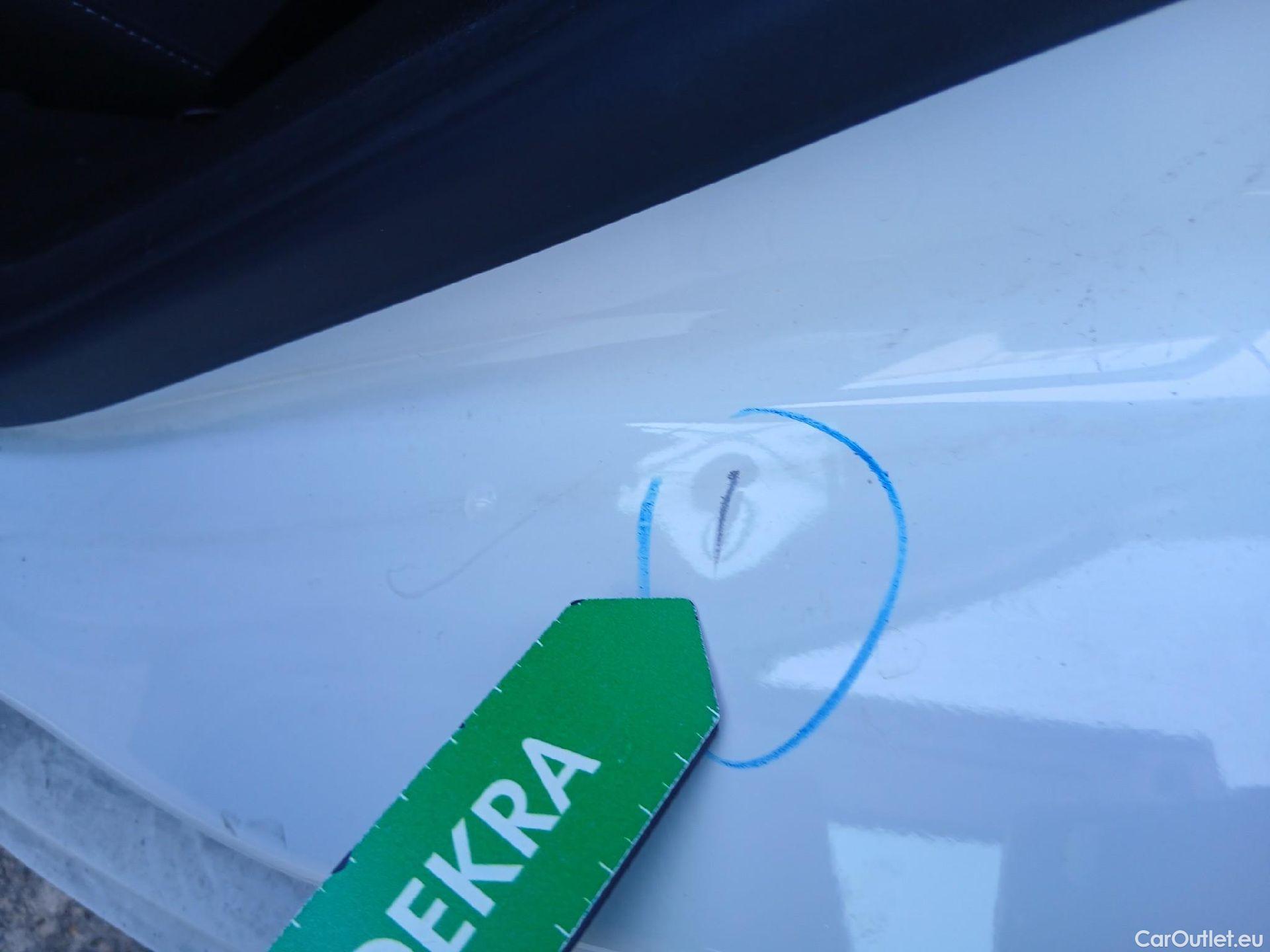  Renault  Clio RENAULT  / 2019 / 5P / berlina con portón Business Blue dCi (100CV) #37