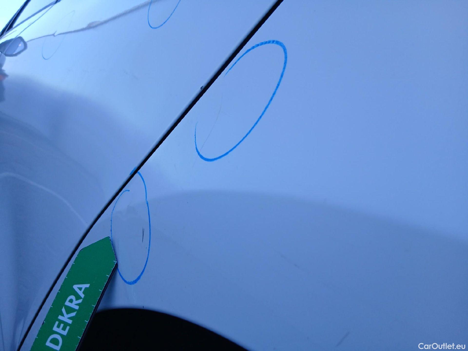  Renault  Clio RENAULT  / 2019 / 5P / berlina con portón Business Blue dCi (100CV) #18