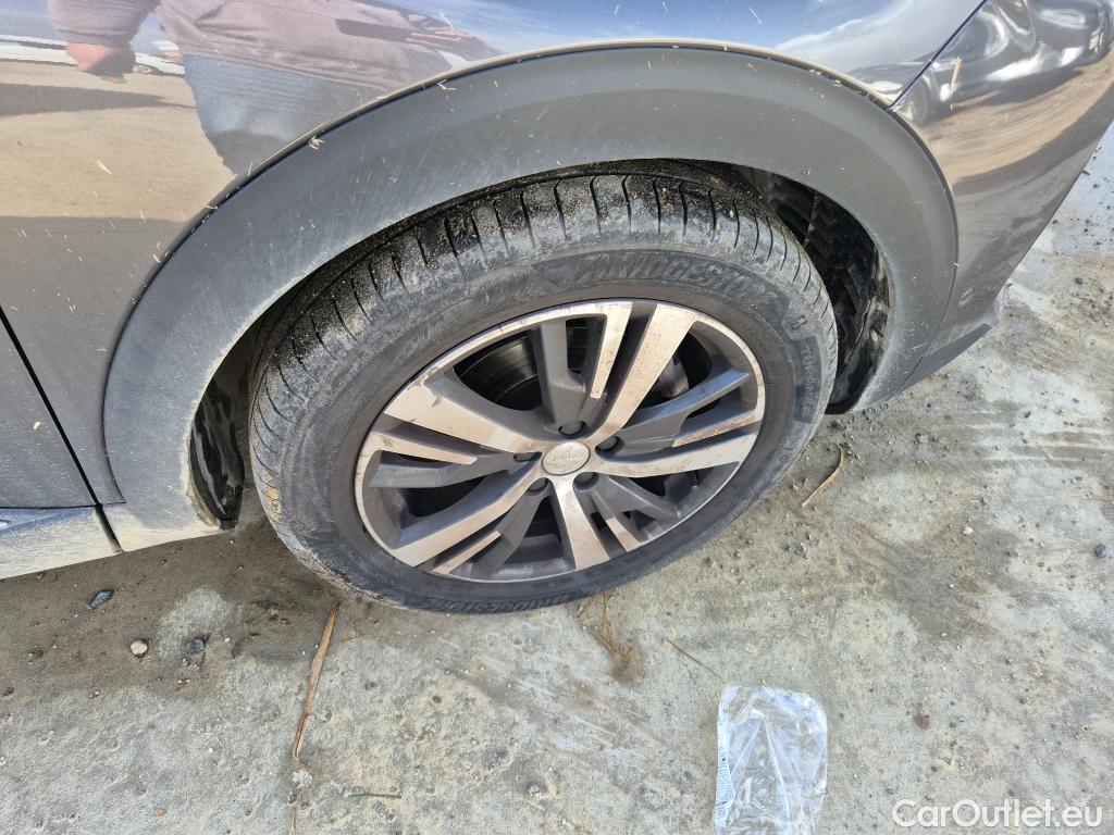  Peugeot  3008 PEUGEOT  / 2020 / 5P / todoterreno 1.5 BlueHDi 96kW (130CV) S&S Allure EAT8 #3