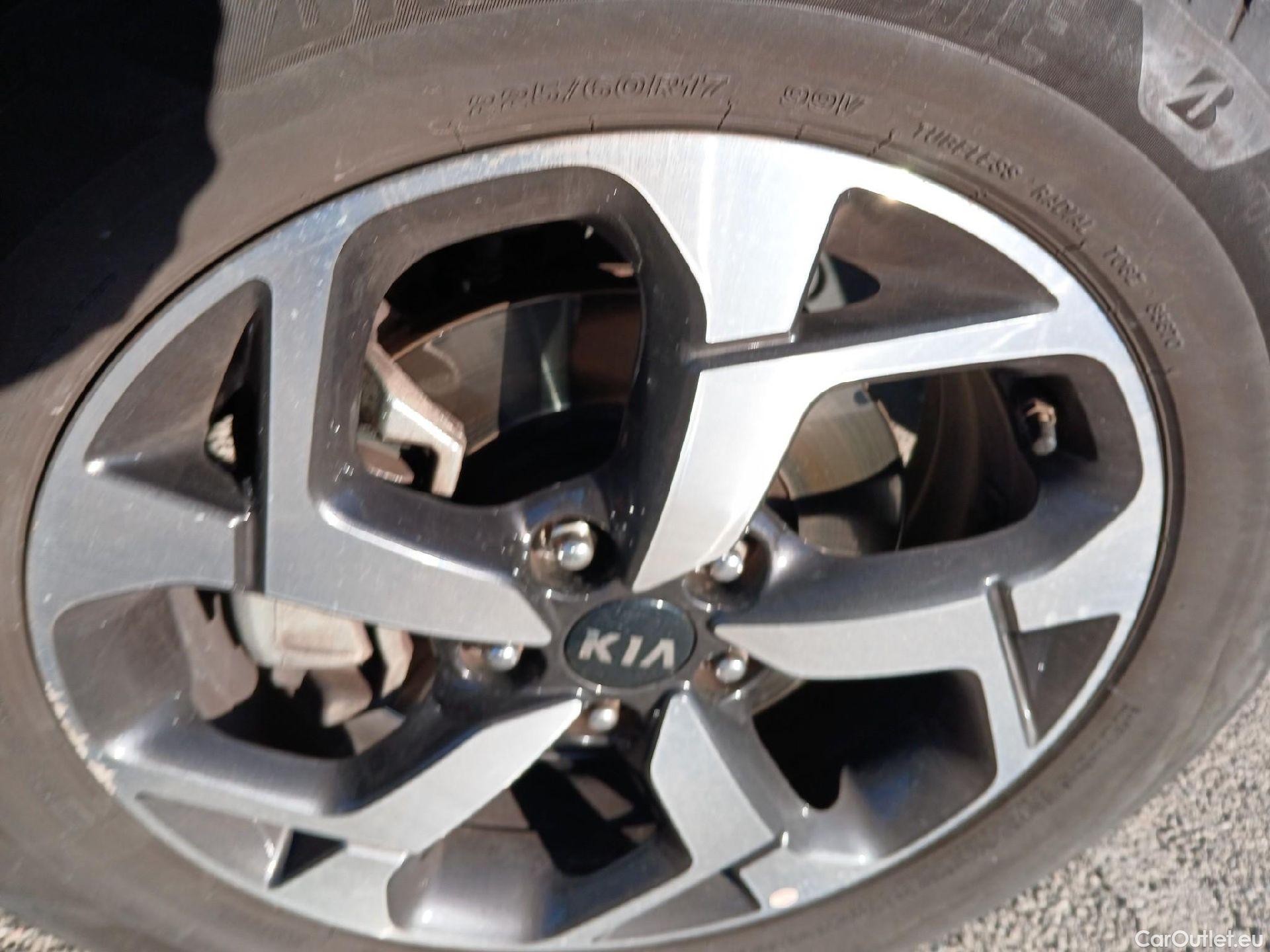  KIA  Sportage KIA  1.6MHEV Drive 100kW(136CV) 4x2(Crist Tintados) #14