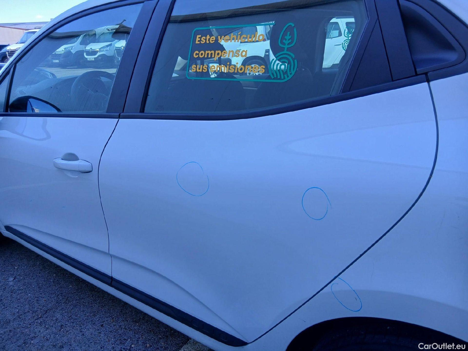  Renault  Clio RENAULT  / 2019 / 5P / berlina con portón Business Blue dCi (100CV) #17