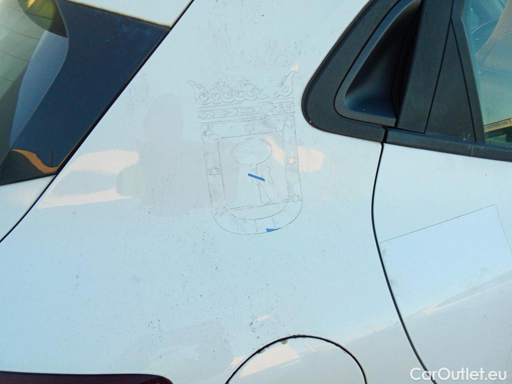  Renault  Clio RENAULT  / 2019 / 5P / berlina con portón Business TCe 74 kW (100CV) GLP #17