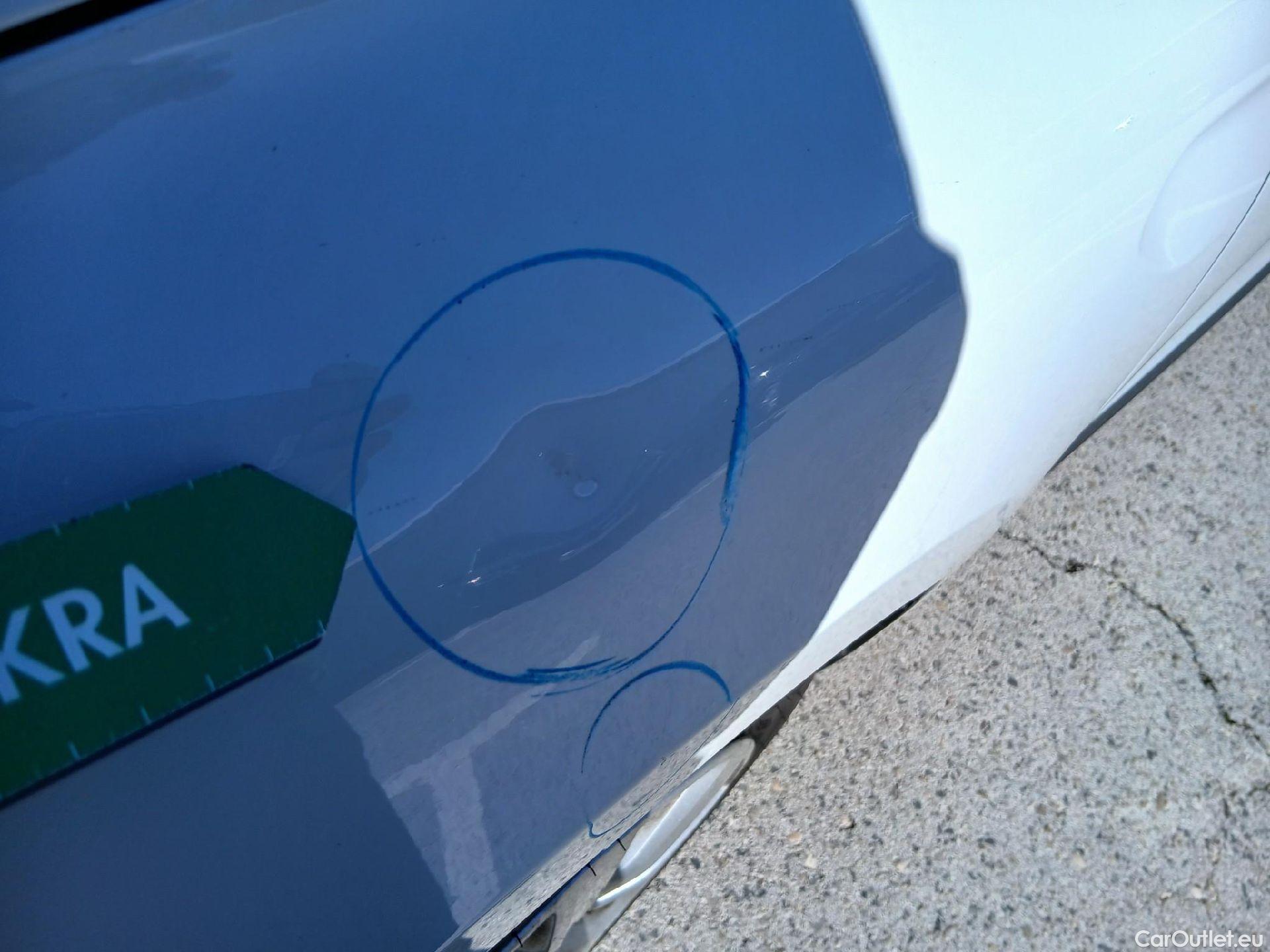  Renault  Clio RENAULT  / 2019 / 5P / berlina con portón Business Blue dCi (100CV) #10