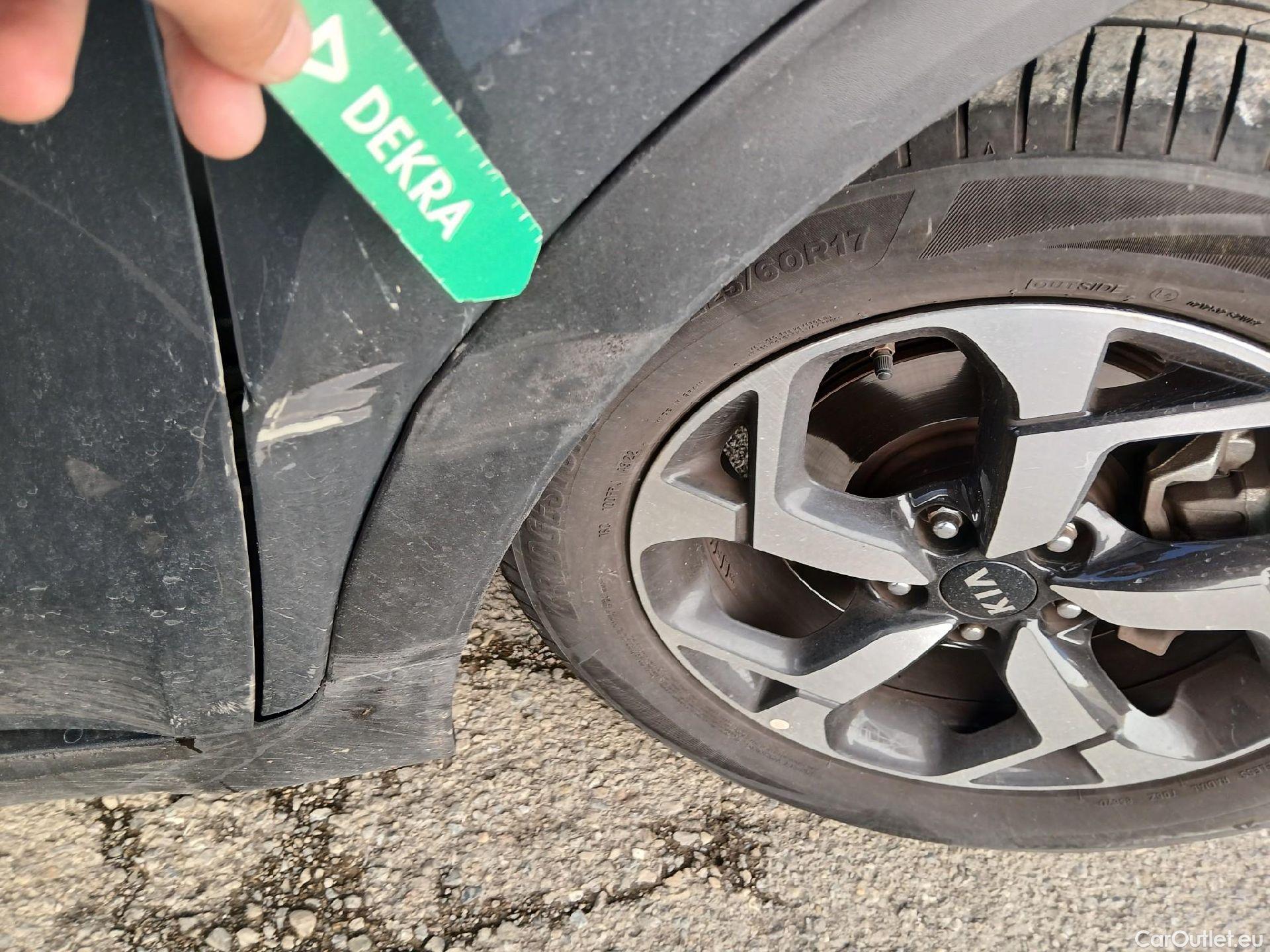  KIA  Sportage KIA  1.6MHEV Drive 100kW(136CV) 4x2(Crist Tintados) #37