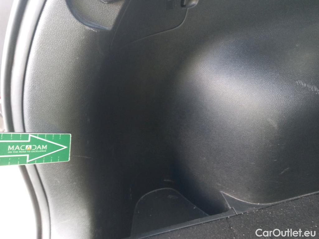  KIA  Niro KIA  1.6 GDi PHEV 104kW (141CV) Drive (AC) #16