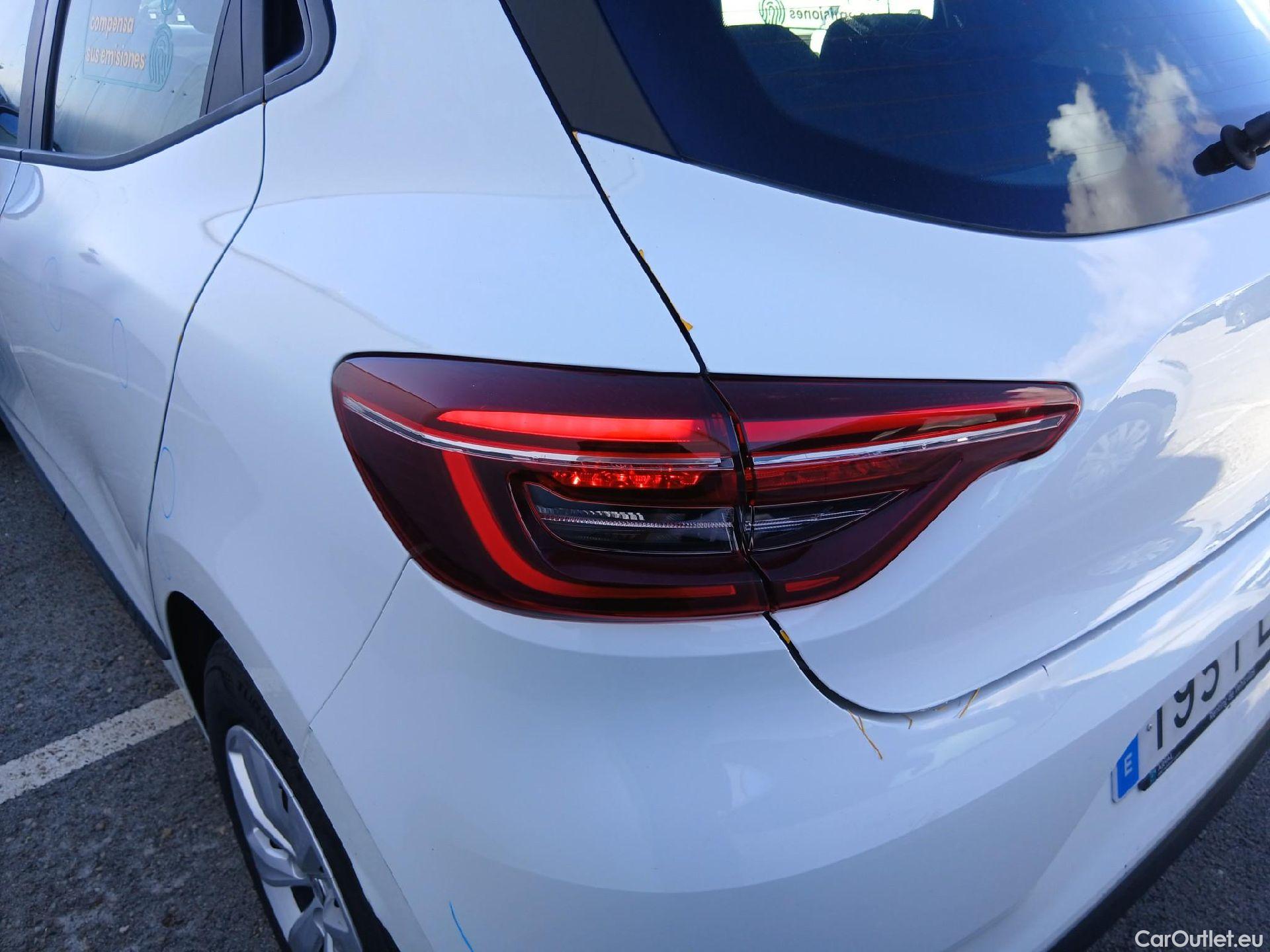  Renault  Clio RENAULT  / 2019 / 5P / berlina con portón Business Blue dCi (100CV) #31