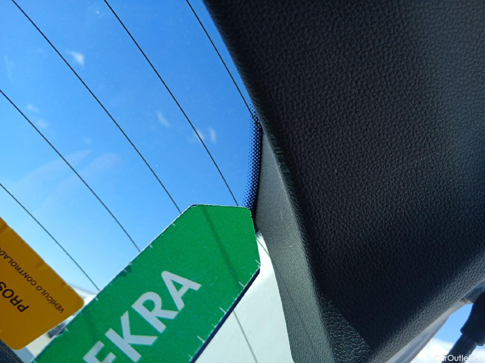  Renault  Clio RENAULT  / 2019 / 5P / berlina con portón Business Blue dCi (100CV) #33