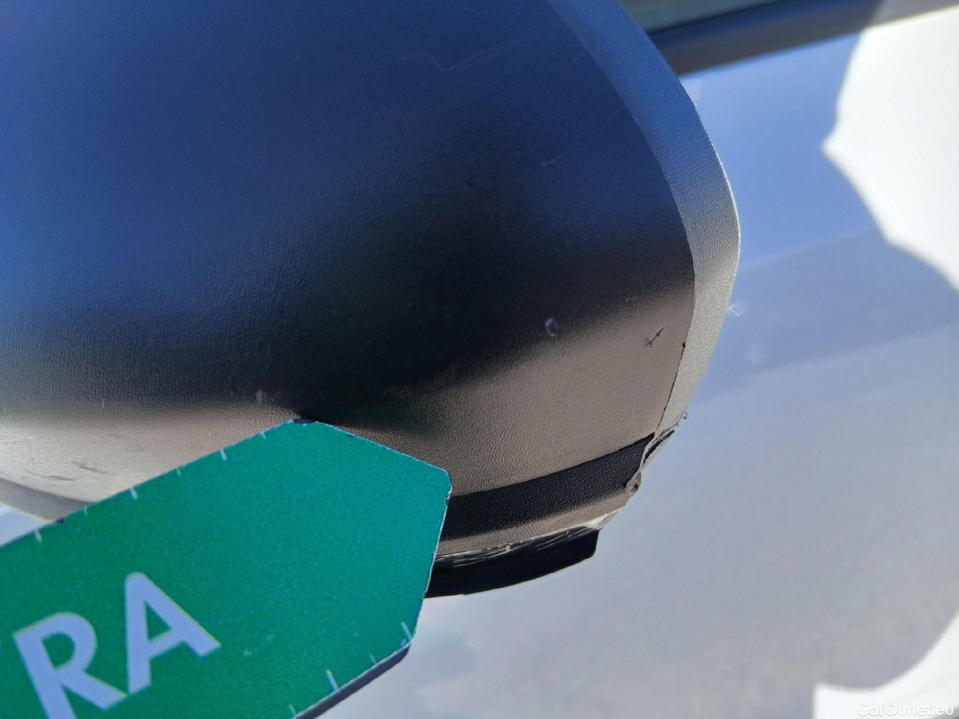  Renault  Clio RENAULT  / 2019 / 5P / berlina con portón Business Blue dCi (100CV) #13