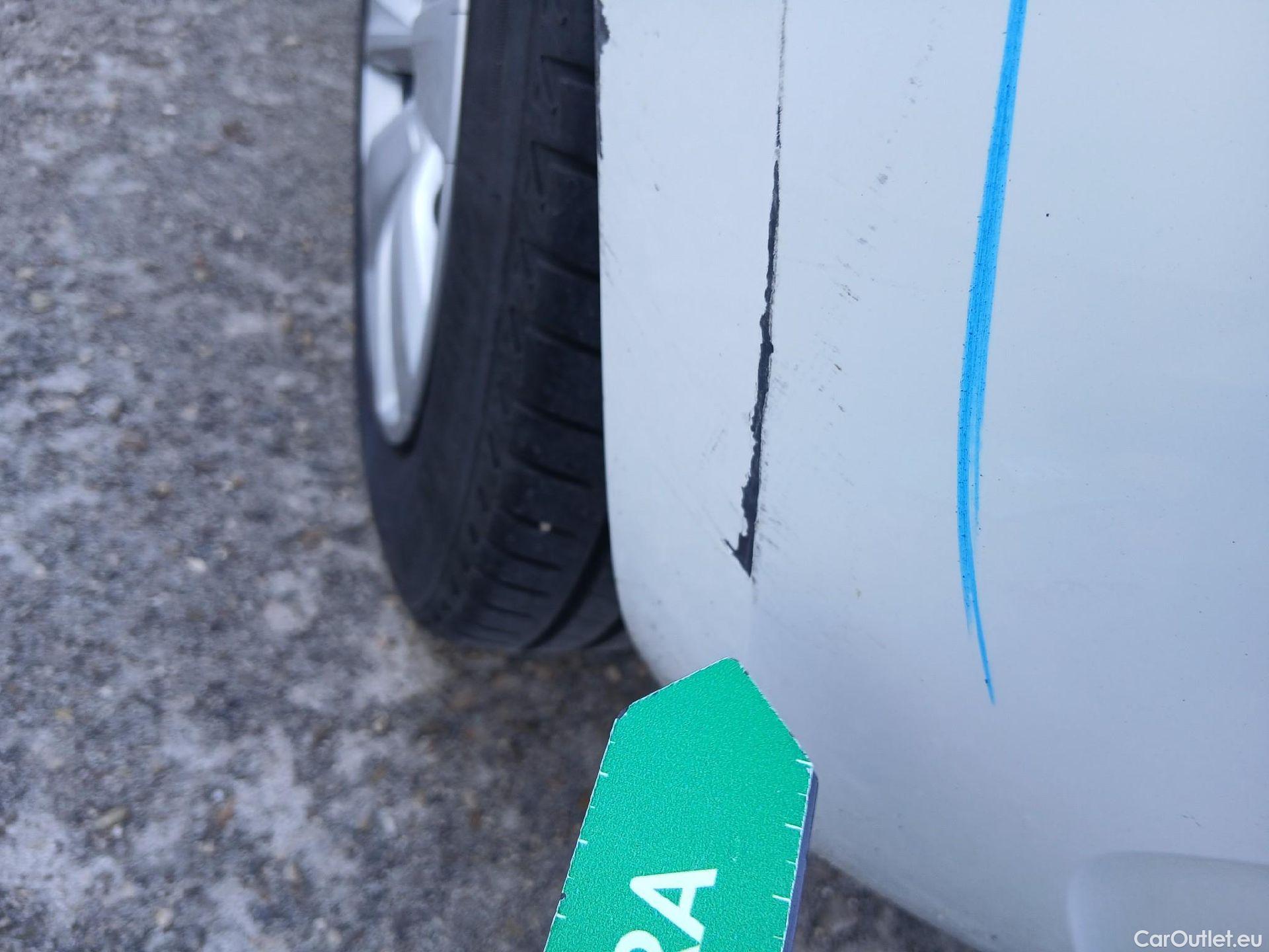  Renault  Clio RENAULT  / 2019 / 5P / berlina con portón Business Blue dCi (100CV) #21