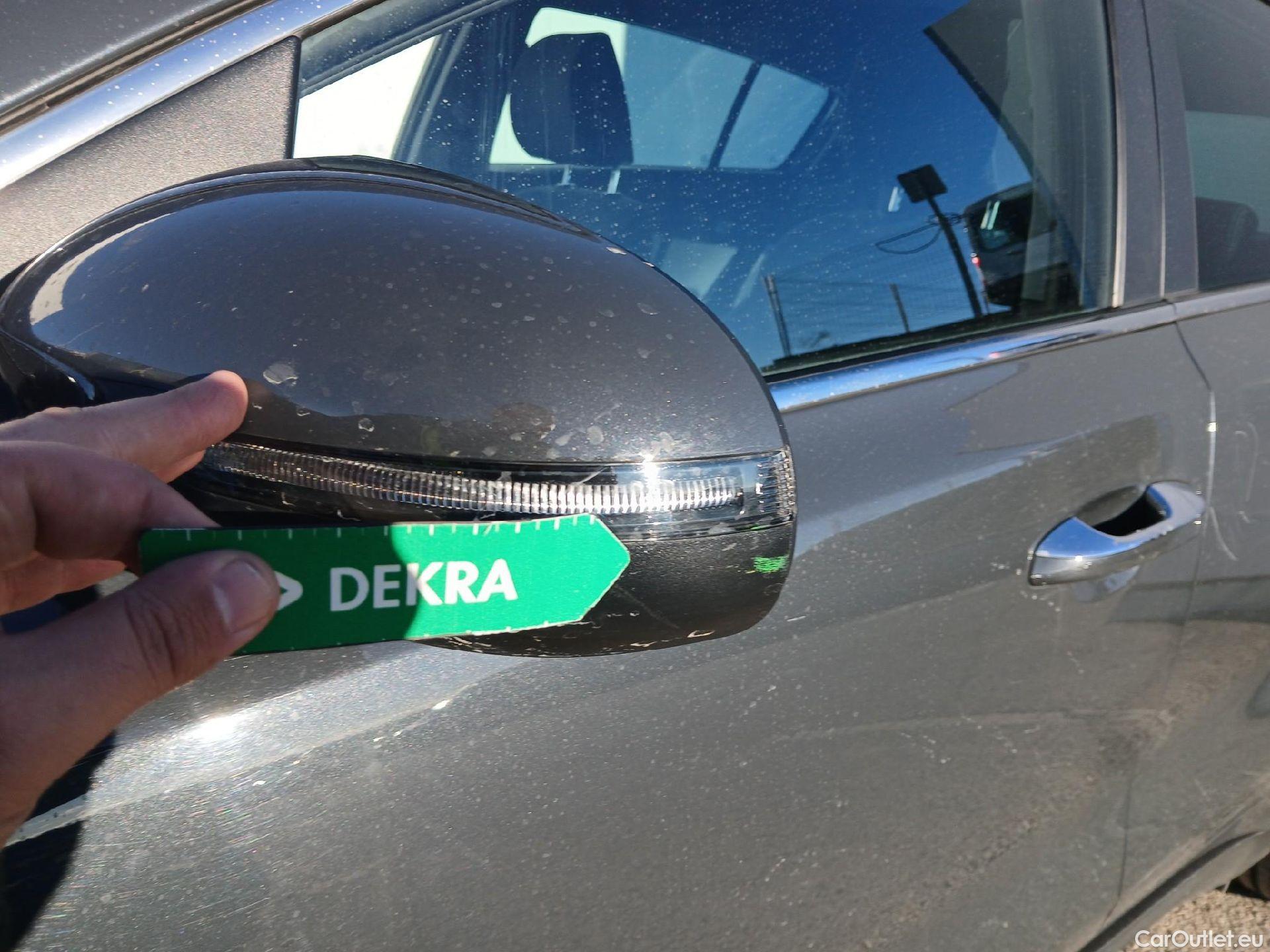  KIA  Sportage KIA  1.6MHEV Drive 100kW(136CV) 4x2(Crist Tintados) #17