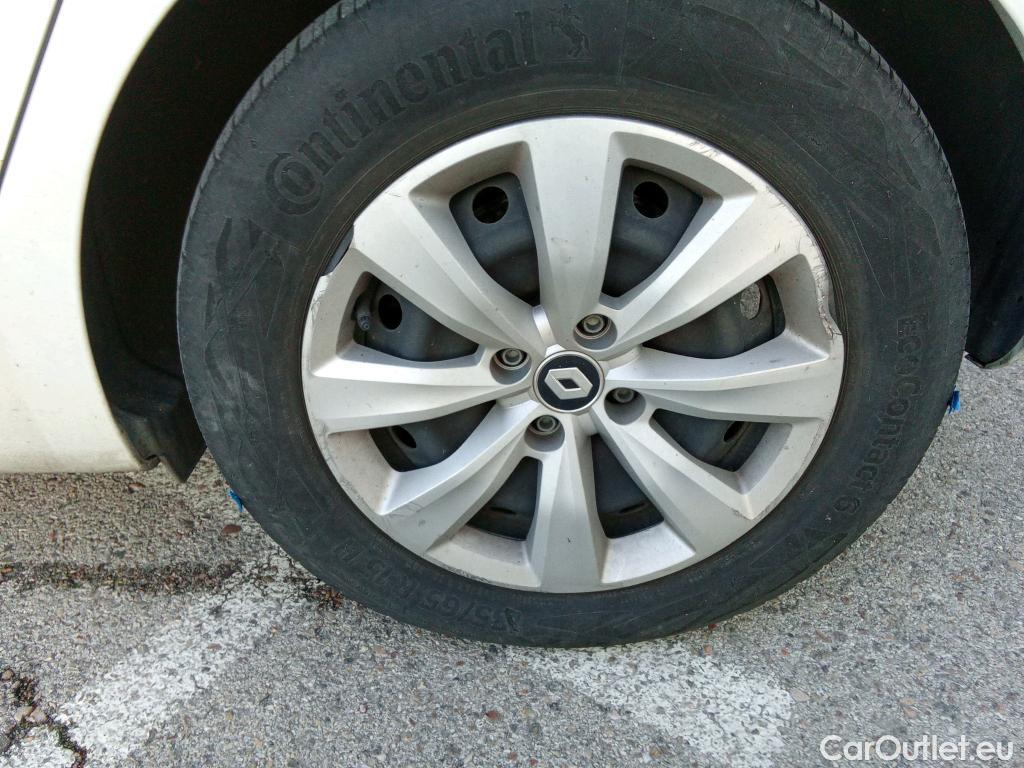  Renault  Clio RENAULT  / 2019 / 5P / berlina con portón Business TCe 74 kW (100CV) GLP #23