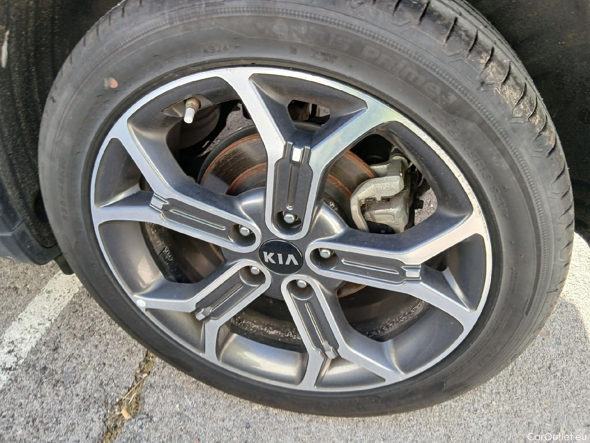  KIA  XCeed KIA  / 2019 / 5P / todoterreno 1.6 MHEV iMT Emotion 100kW (136CV) #22