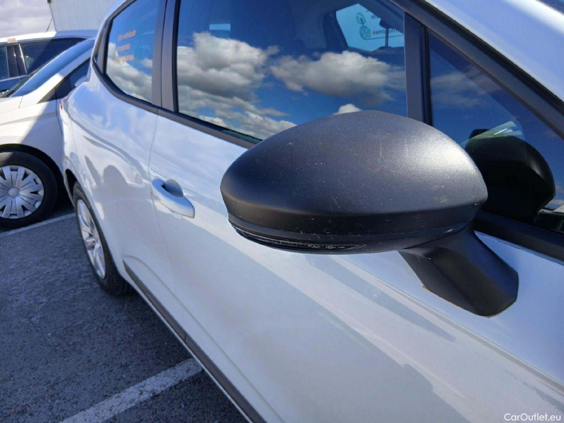  Renault  Clio RENAULT  / 2019 / 5P / berlina con portón Business Blue dCi (100CV) #46