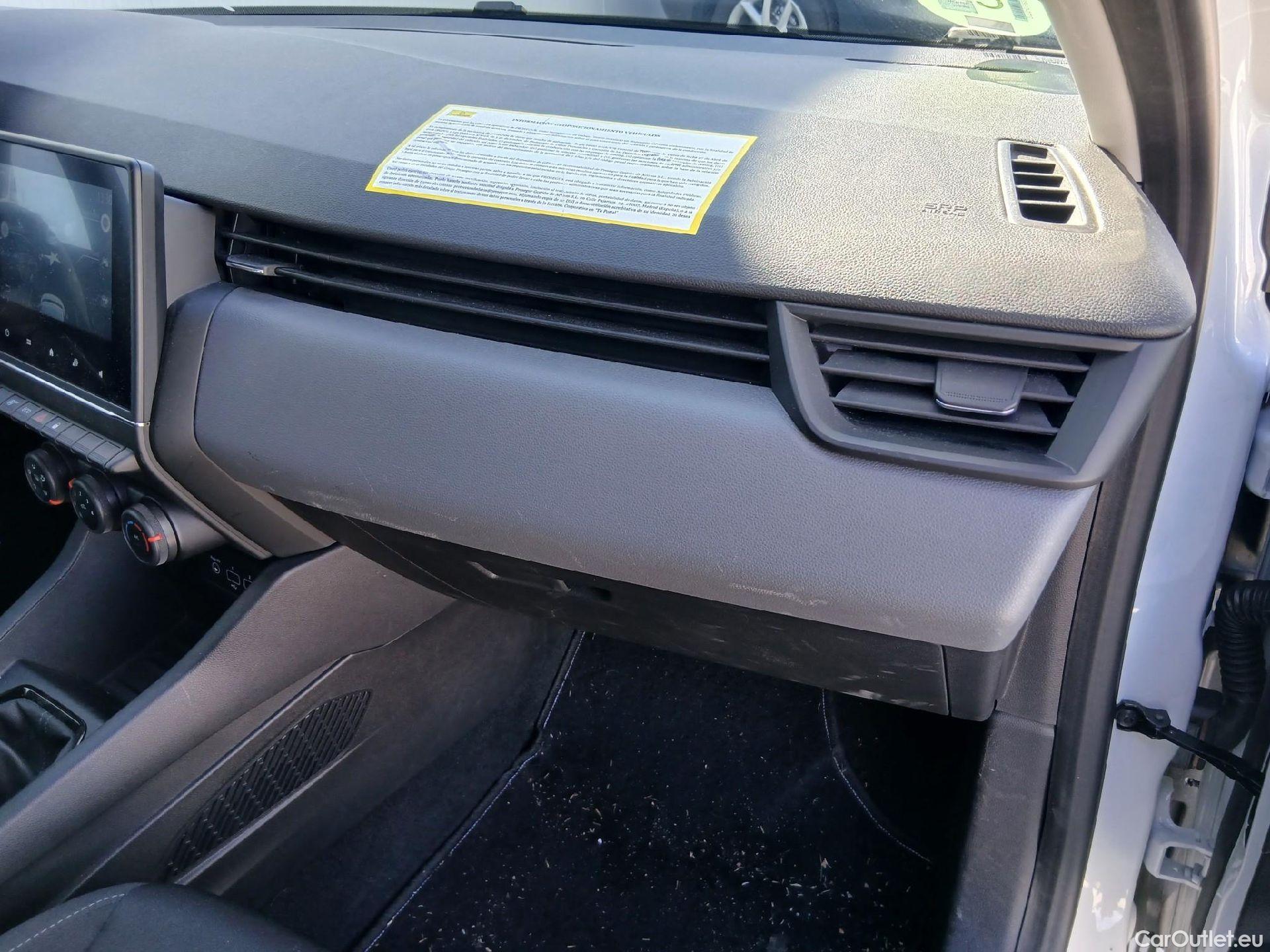  Renault  Clio RENAULT  / 2019 / 5P / berlina con portón Business Blue dCi (100CV) #50