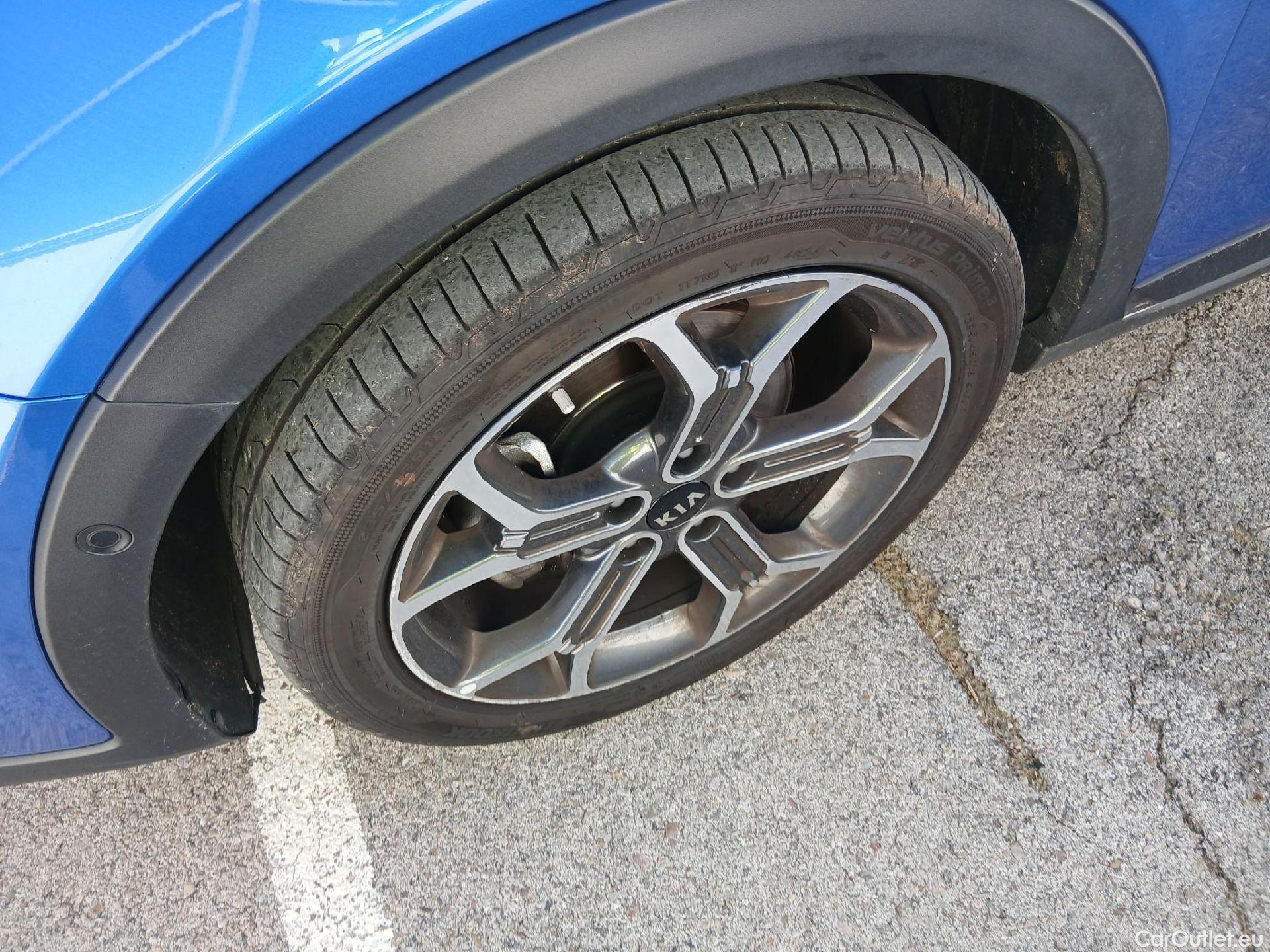  KIA  XCeed KIA  / 2019 / 5P / todoterreno 1.6 MHEV iMT Emotion 100kW (136CV) #3