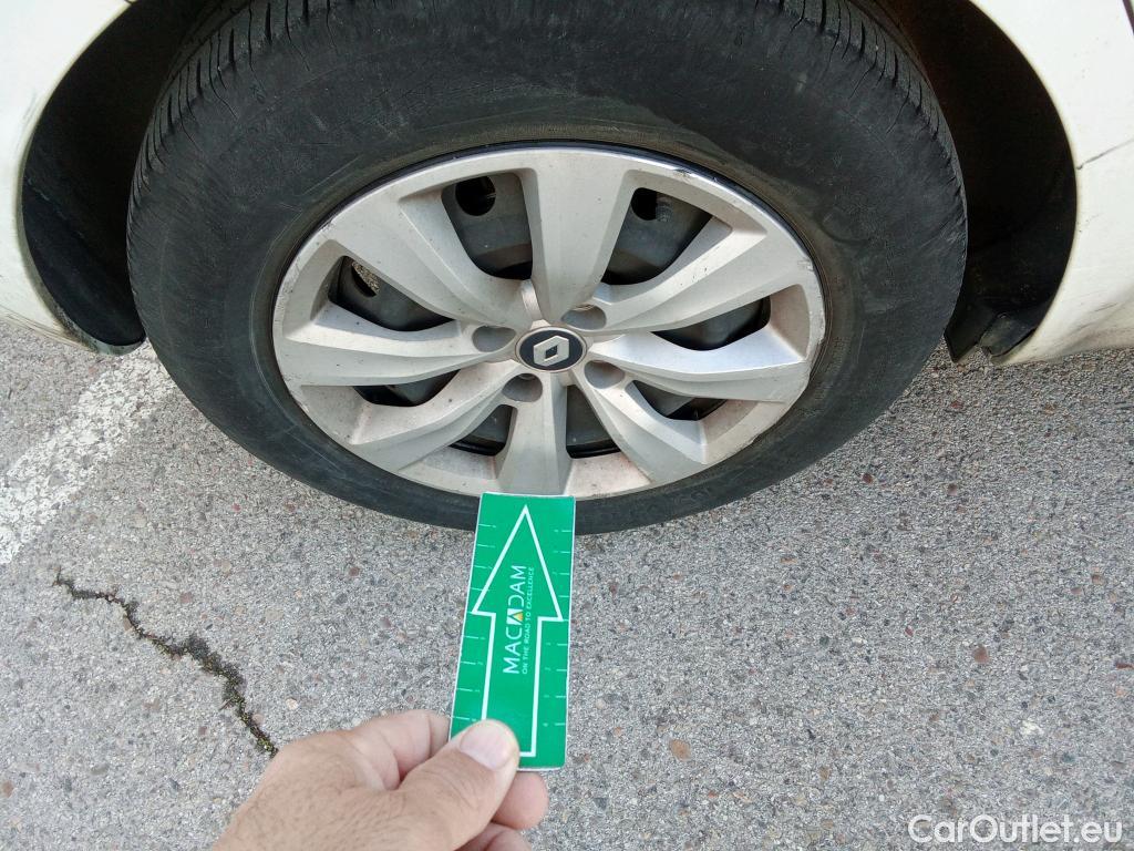  Renault  Clio RENAULT  / 2019 / 5P / berlina con portón Business TCe 74 kW (100CV) GLP #30